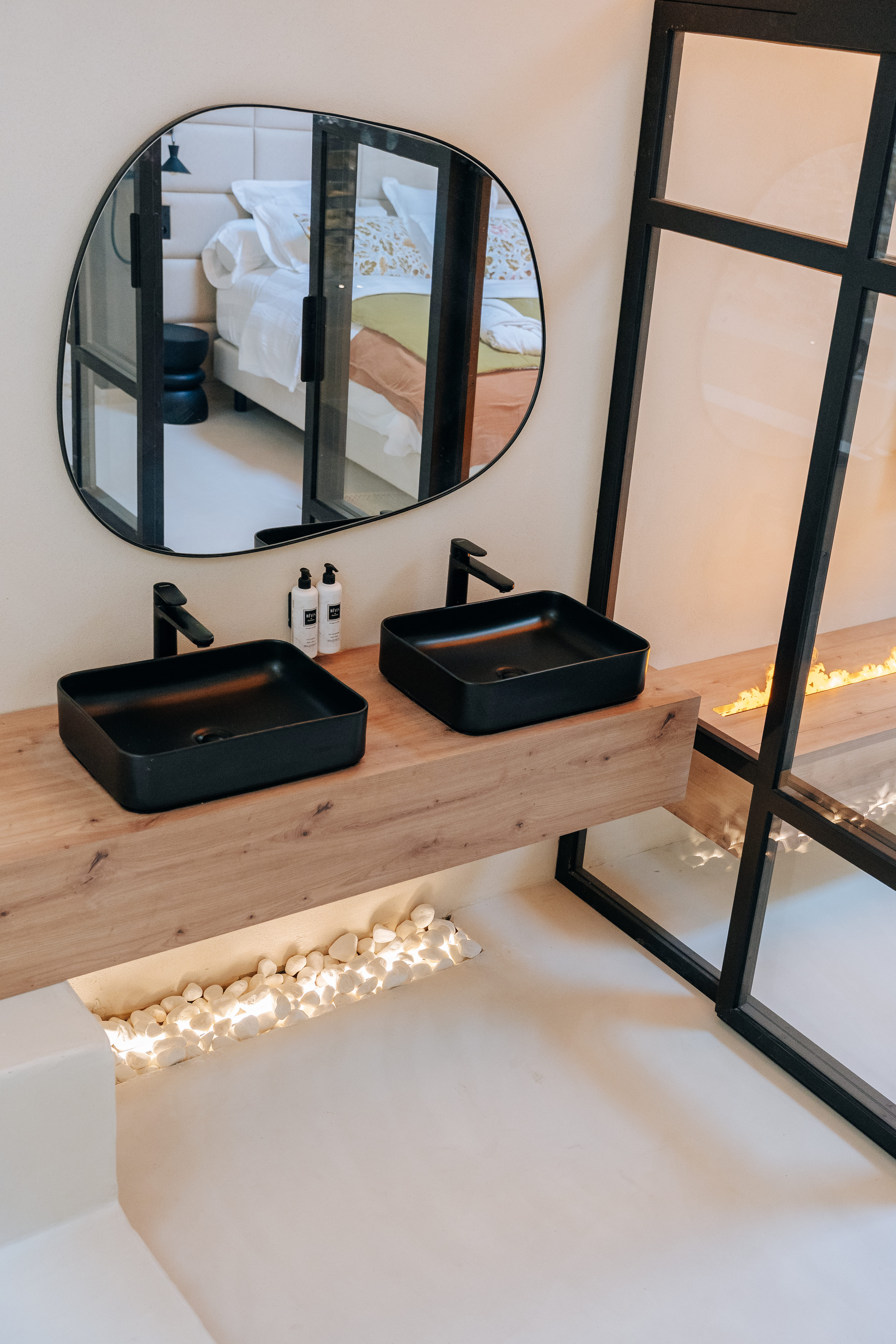 La Grange — Maison insolite avec jacuzzi à Tavel à Tavel — environnement naturel