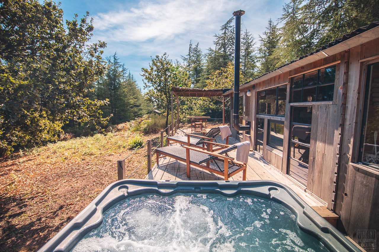 Évasion sensorielle dans une cabane Forest Cocoon & Spa à ballon — cuisine