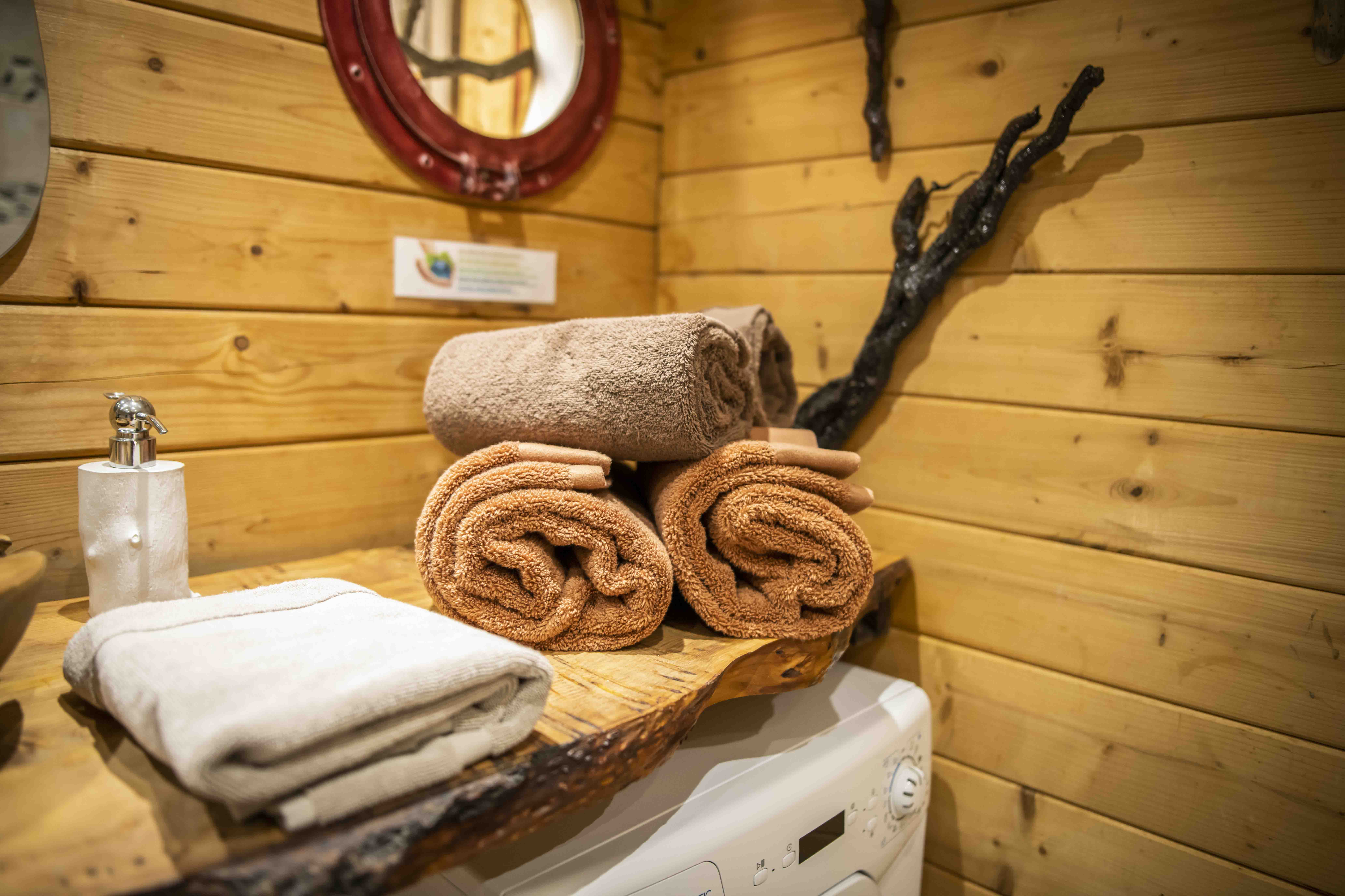 Sortilège & SPA — Cabane avec bain nordique à Bouches-du-Rhône à Marseille — salle de bain