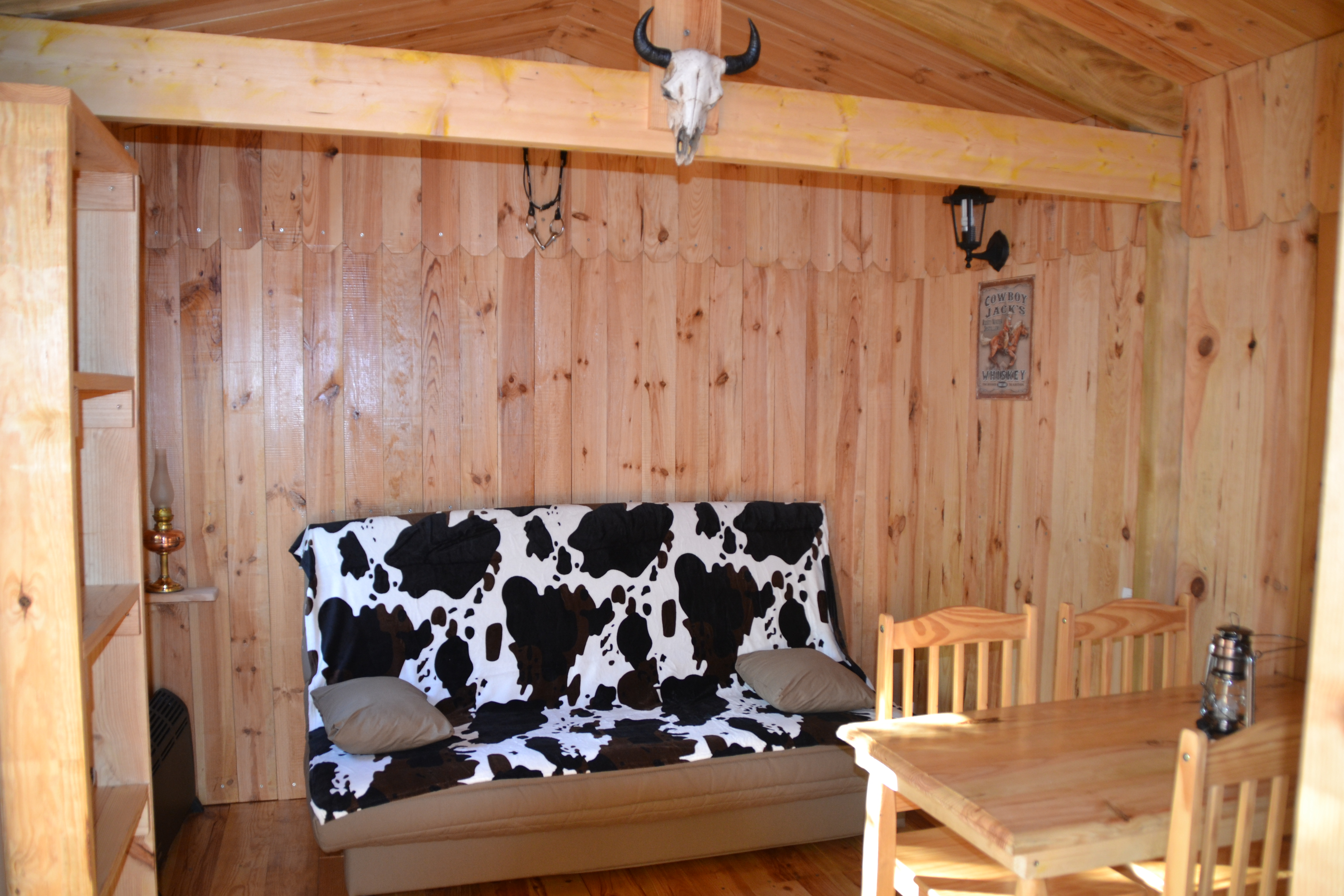 La Cabane du Cow-Boy : une expérience immersive dans un ranch western à Saint Paul En Born — salle de bain