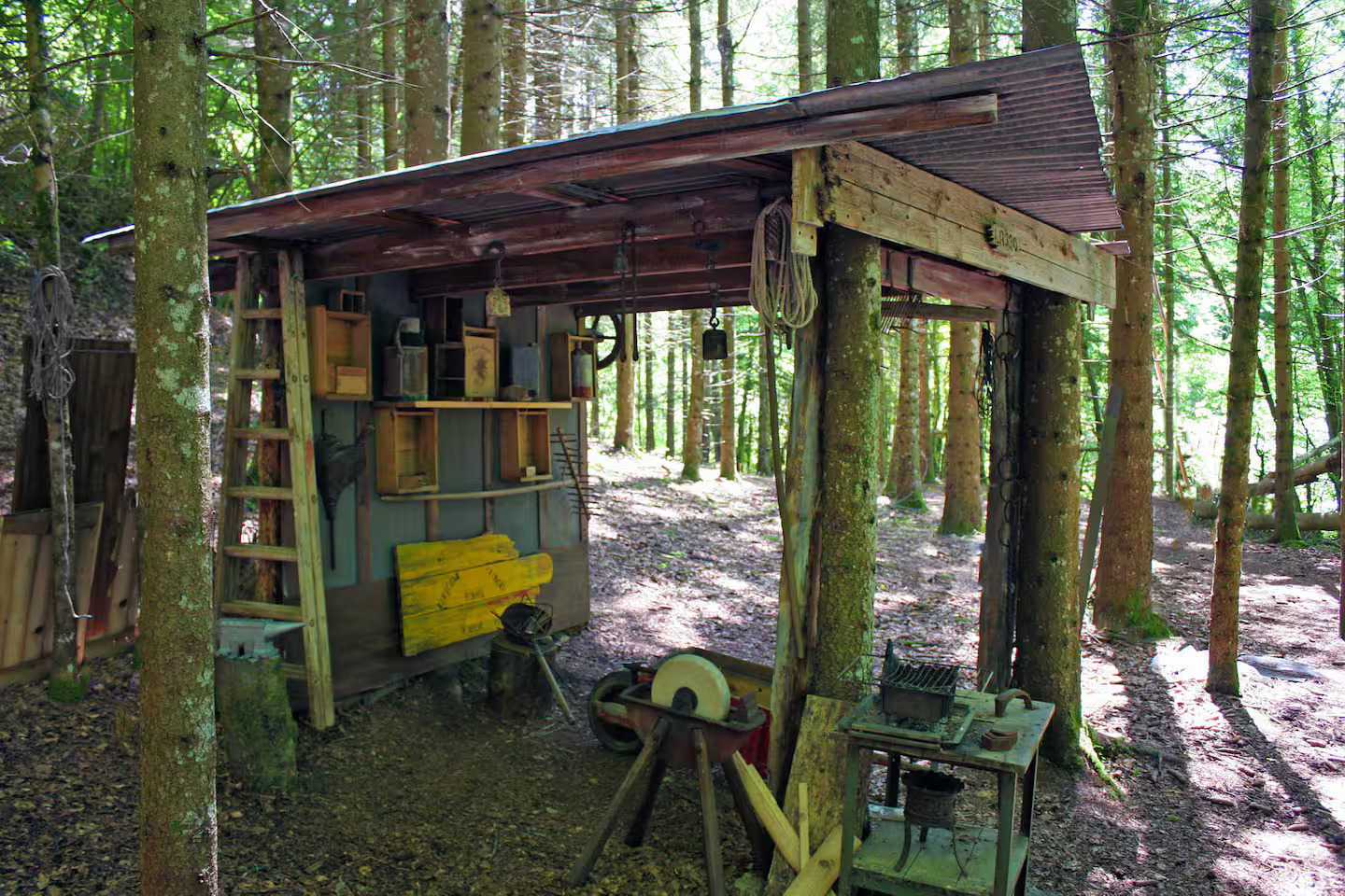 La Cabane de Trappeur — Séjour rustique et chaleureux en Drôme à Valence — détail architectural