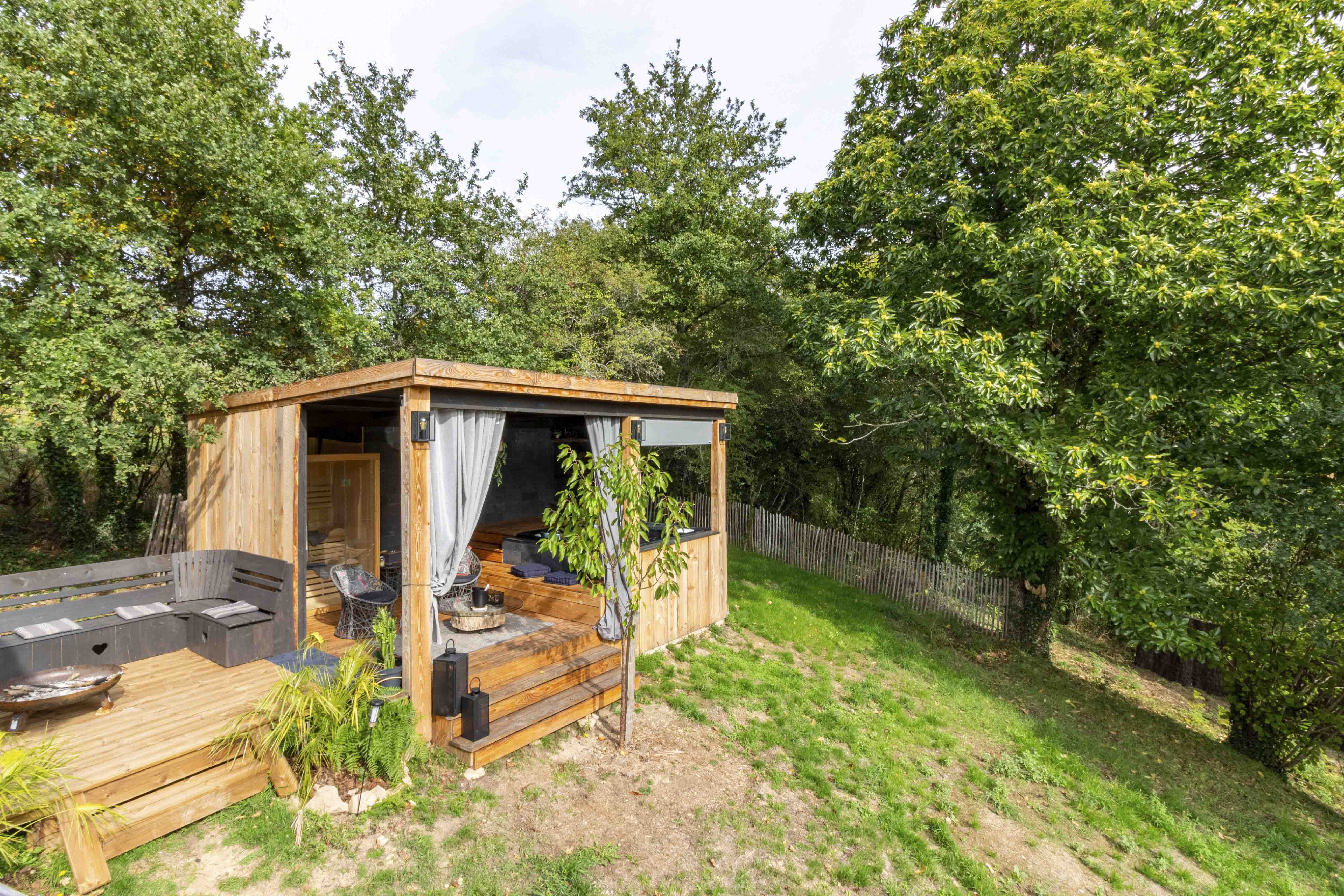 Cabane PureScapade & Spa — Nuit perchée à 5m en Haute-Vienne à Nieul — vue depuis la terrasse