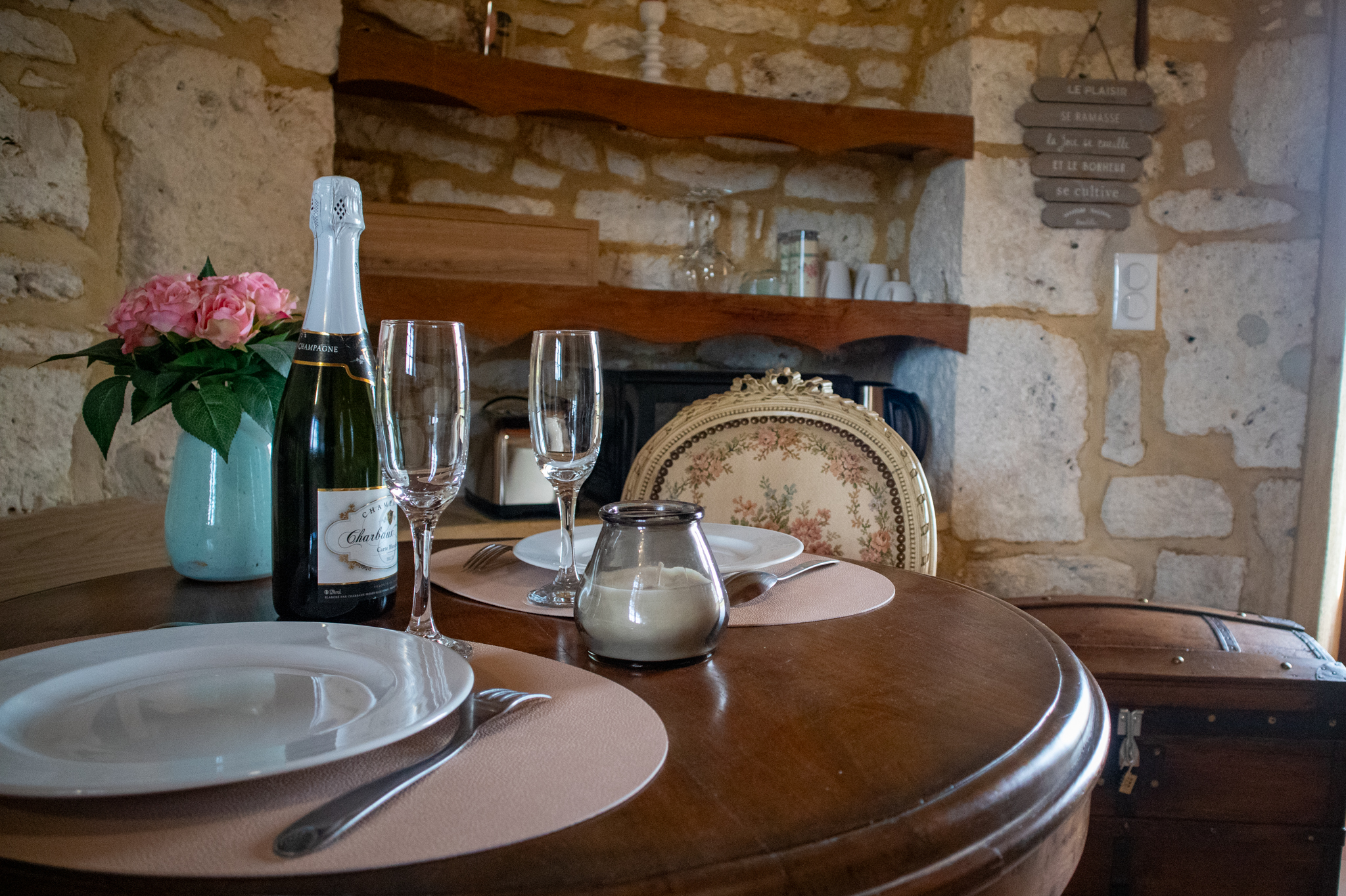Moulin de Loubatière — Séjour romantique avec vue panoramique à Roquecor (Tarn-et-Garonne) à Roquecor — cuisine