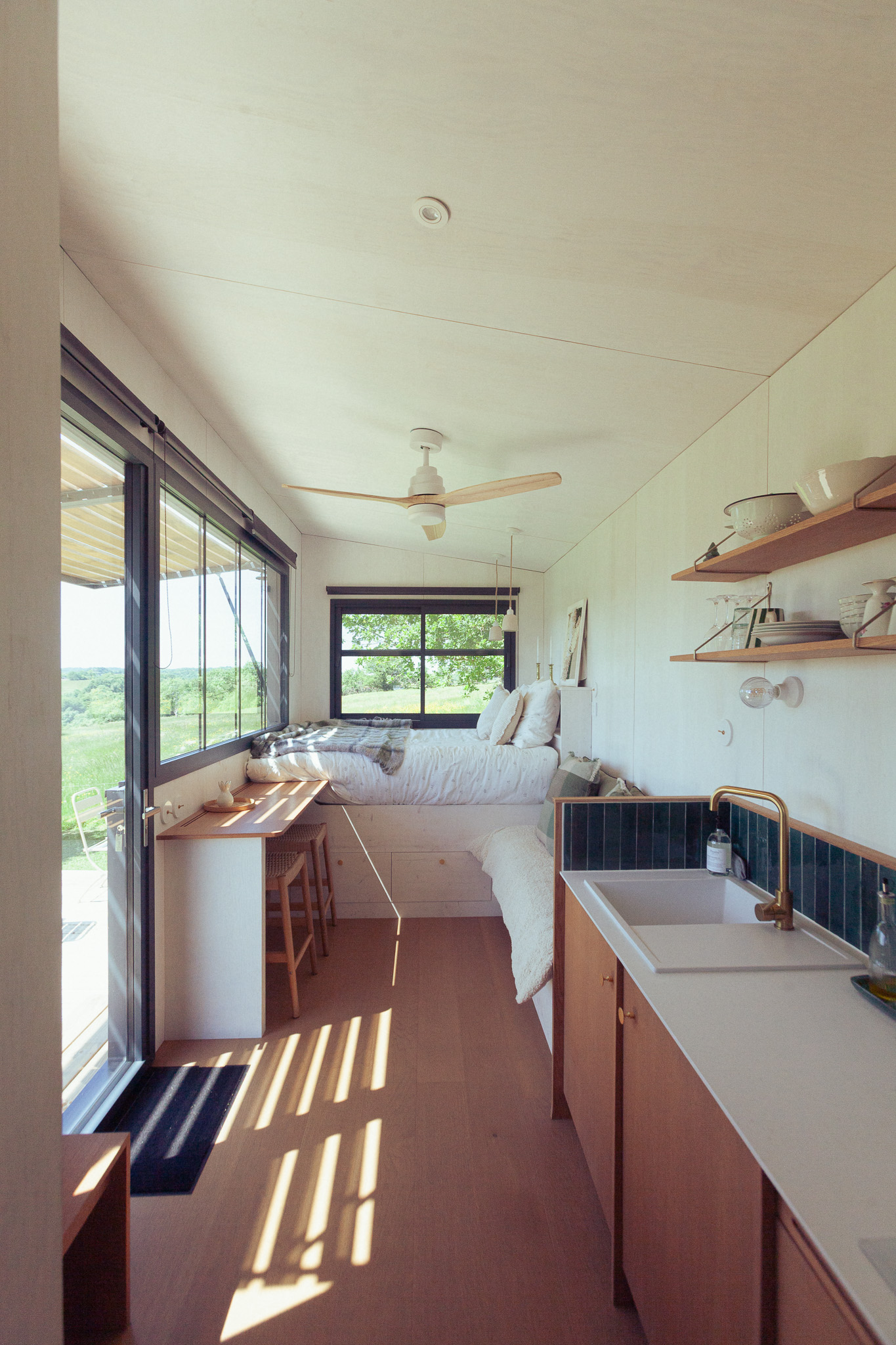 Lodge cosy & spa — Tiny House avec bain nordique en Dordogne à Pépiite Périgord Vert — vue depuis la terrasse