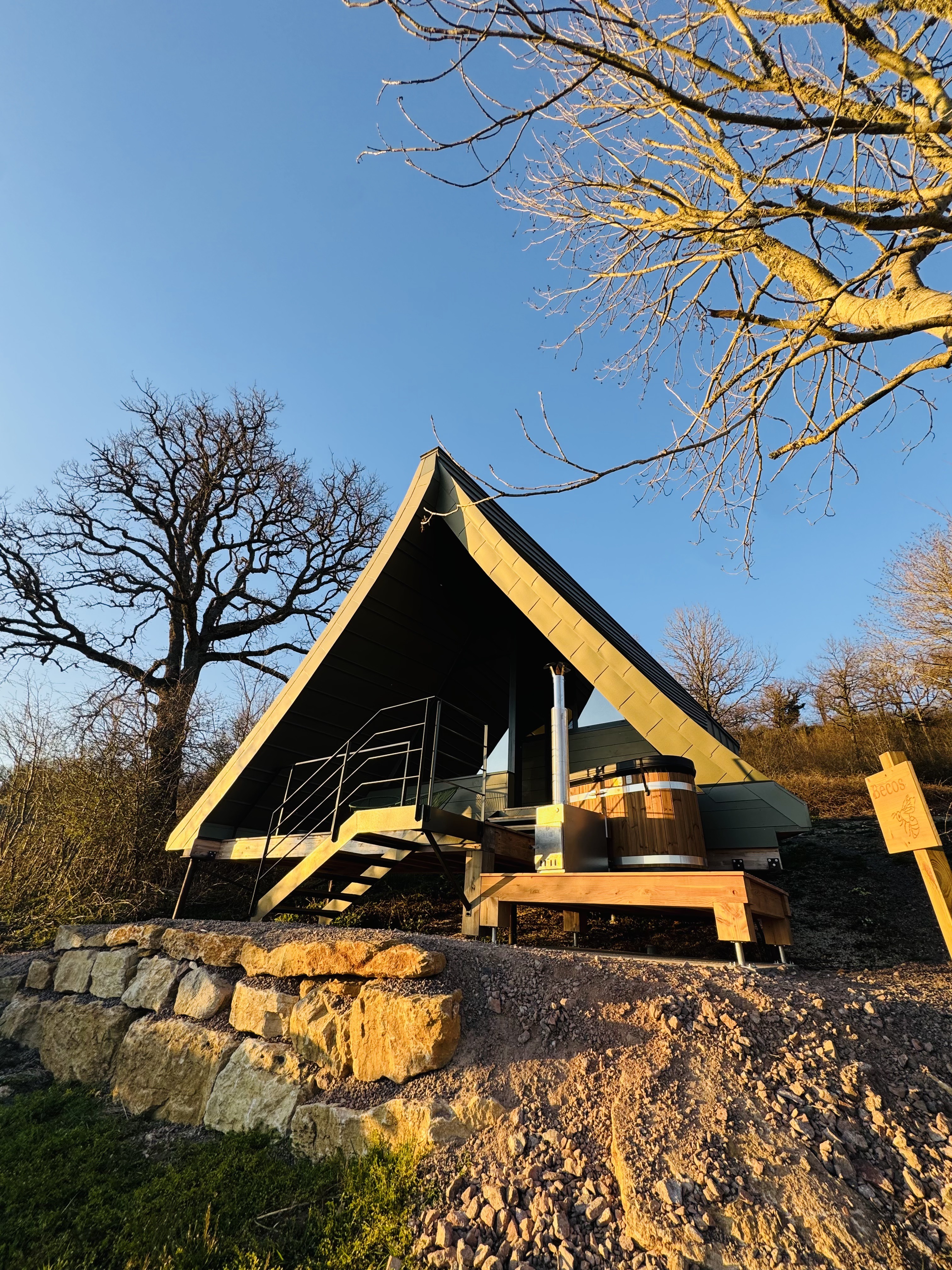 Lodge « Becos : un ecolodge de luxe au cœur de la nature bourguignonne » — Massingy-Lès-Vitteaux (Côte-d'Or)