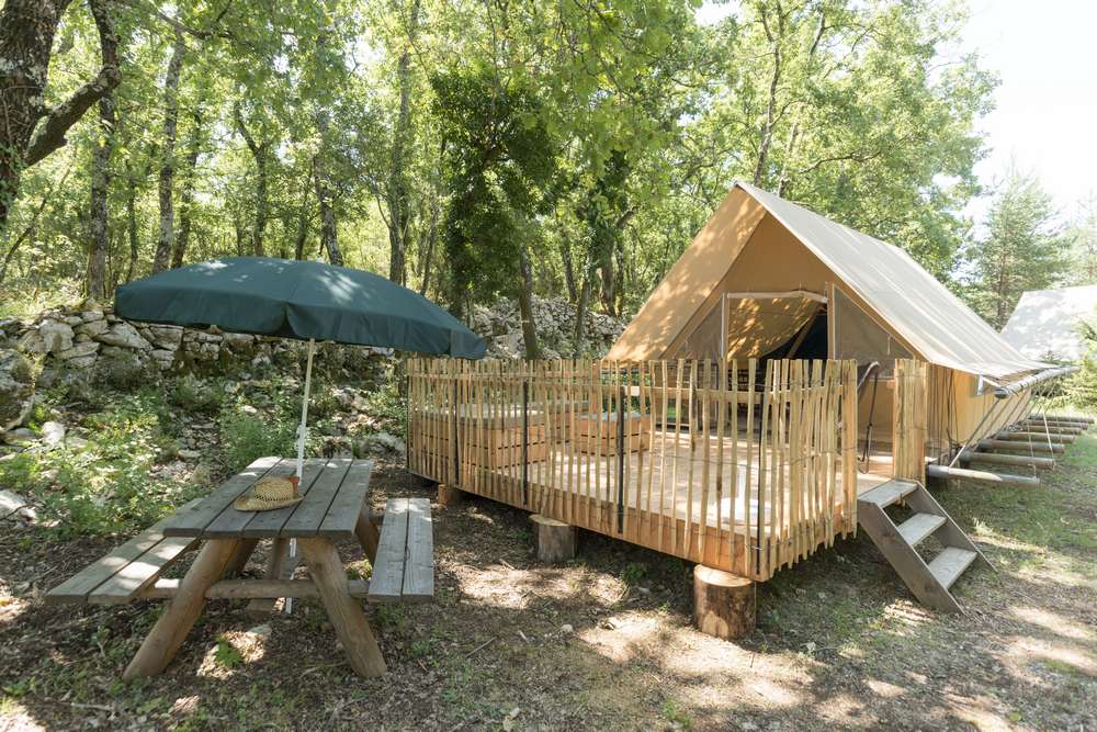 Tente canadienne à Dieulefit : immersion en pleine nature à Dieulefit — espace de vie
