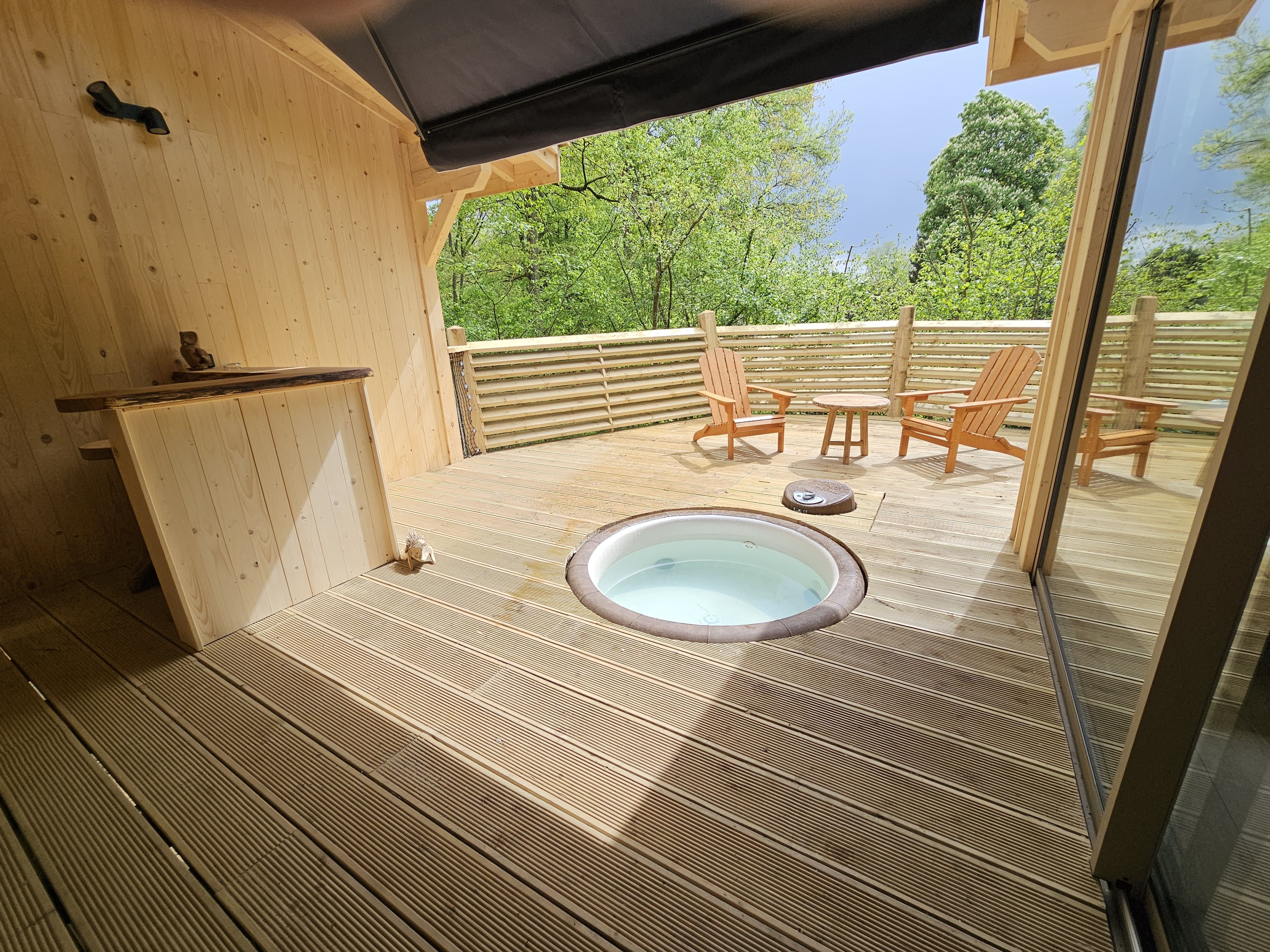 Cabane Spa Harmonie : une immersion dans les arbres en Picardie à Rosoy-En-Multien — vue depuis la terrasse