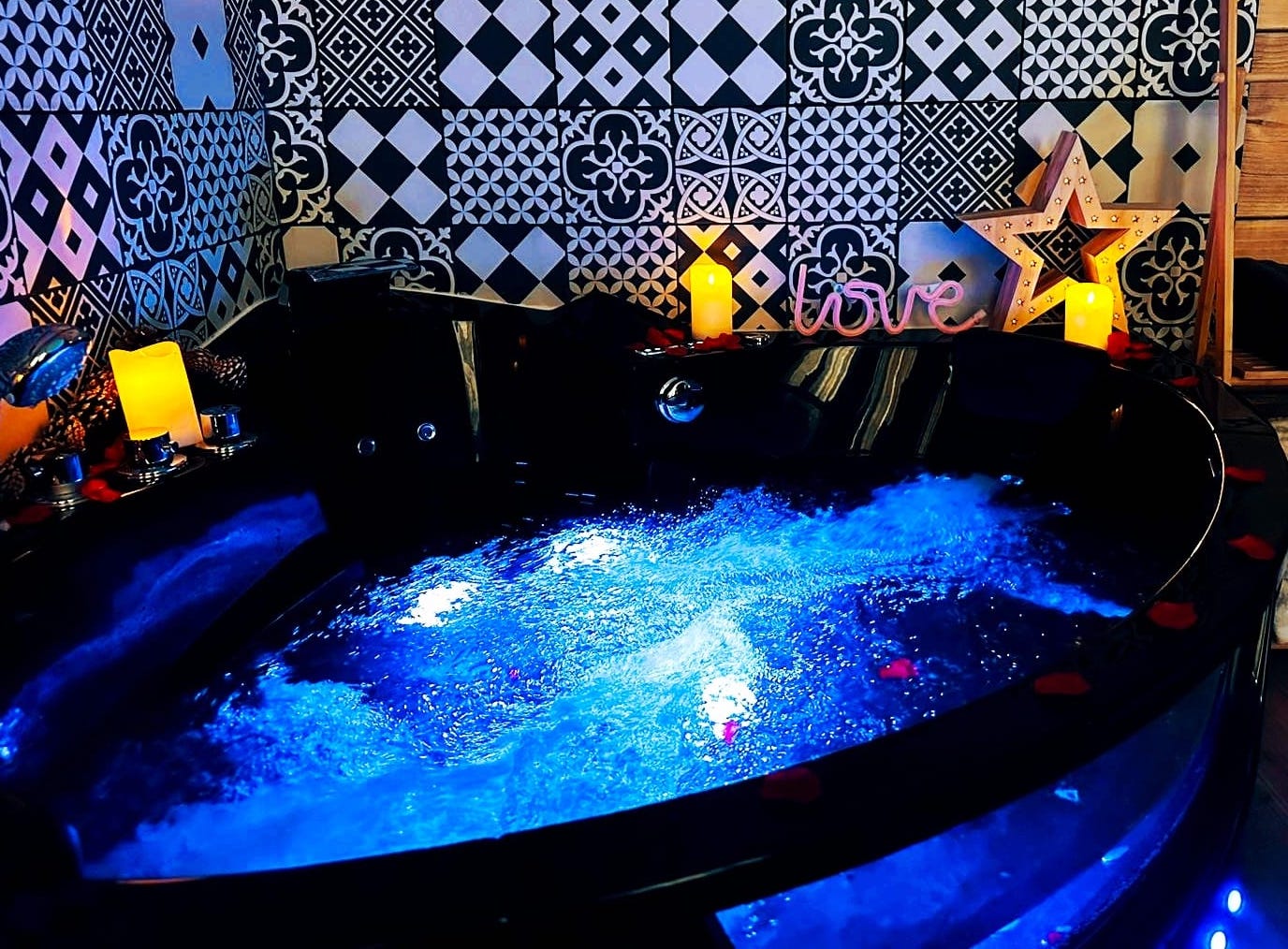 Chalet romantique — Maison insolite avec spa à Évreux à Évreux — vue intérieure