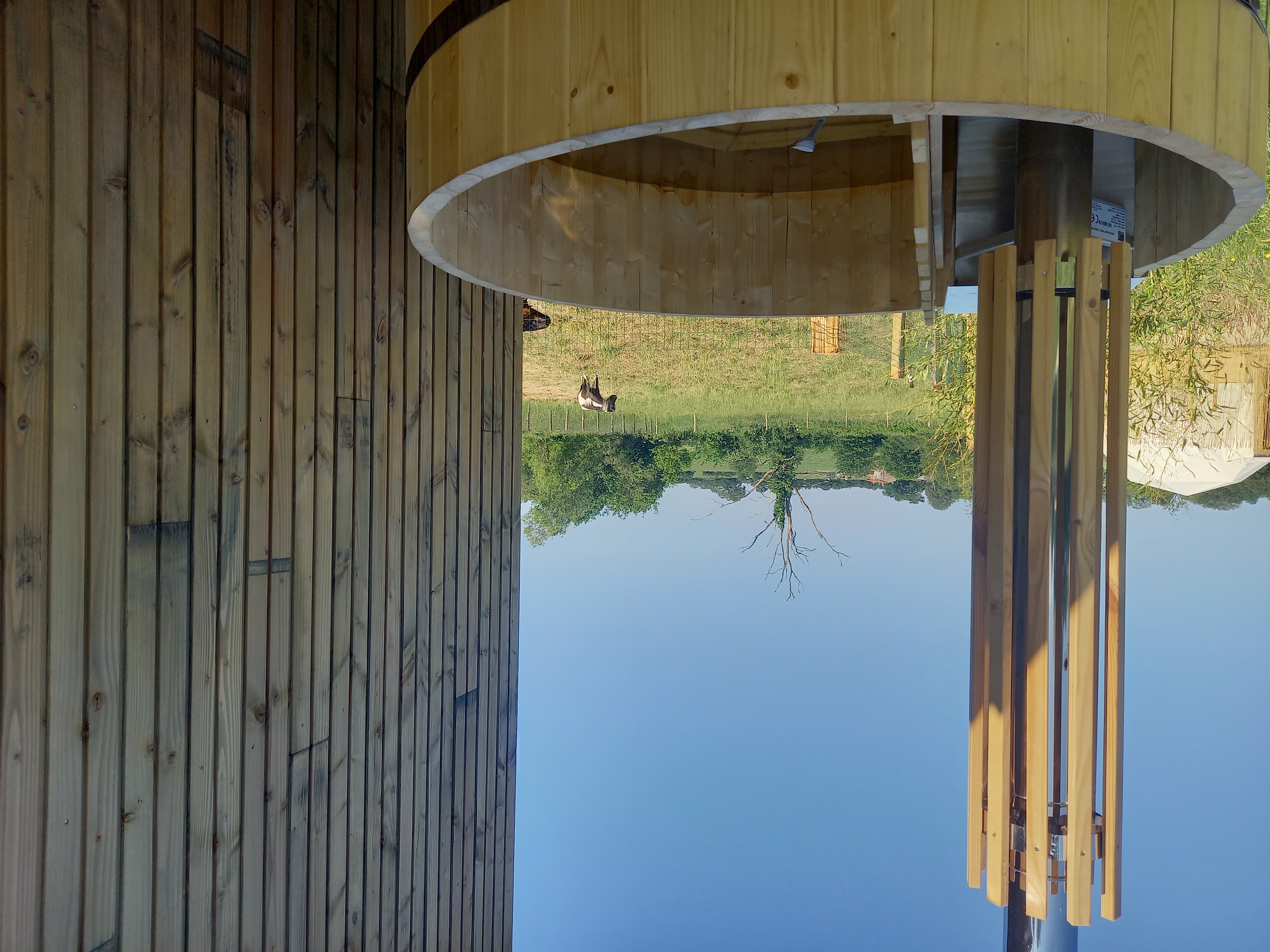 Ecolodge premium avec bain nordique privatif en pleine nature à La Robinière — espace de vie