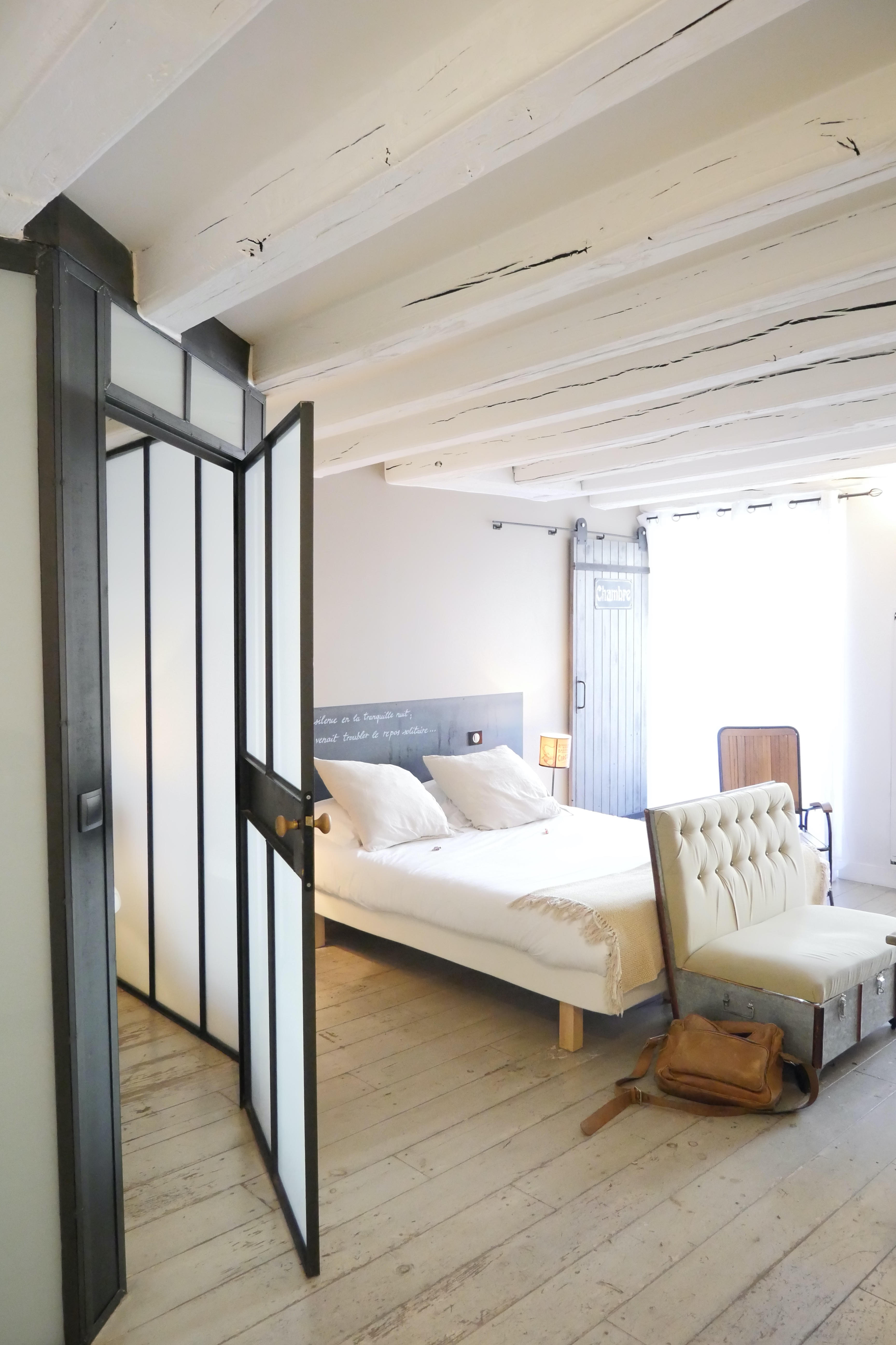 La Nuit : une chambre à thème immersive en Pays de la Loire — Suite à Nantes
