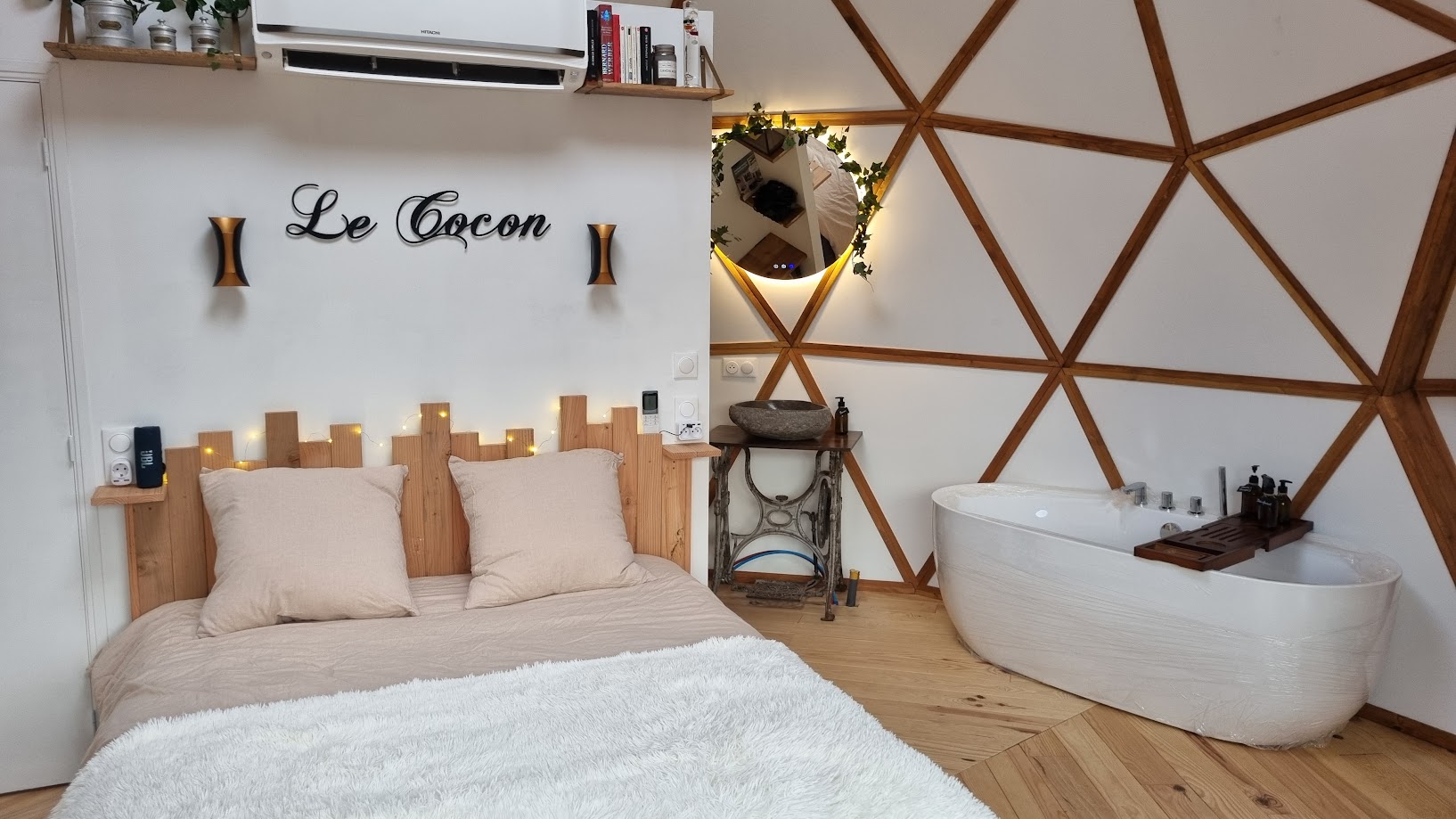 Dôme "Le Cocon" — Séjour romantique avec vue panoramique à Vosges à Le Sentier des Étoiles — espace de vie