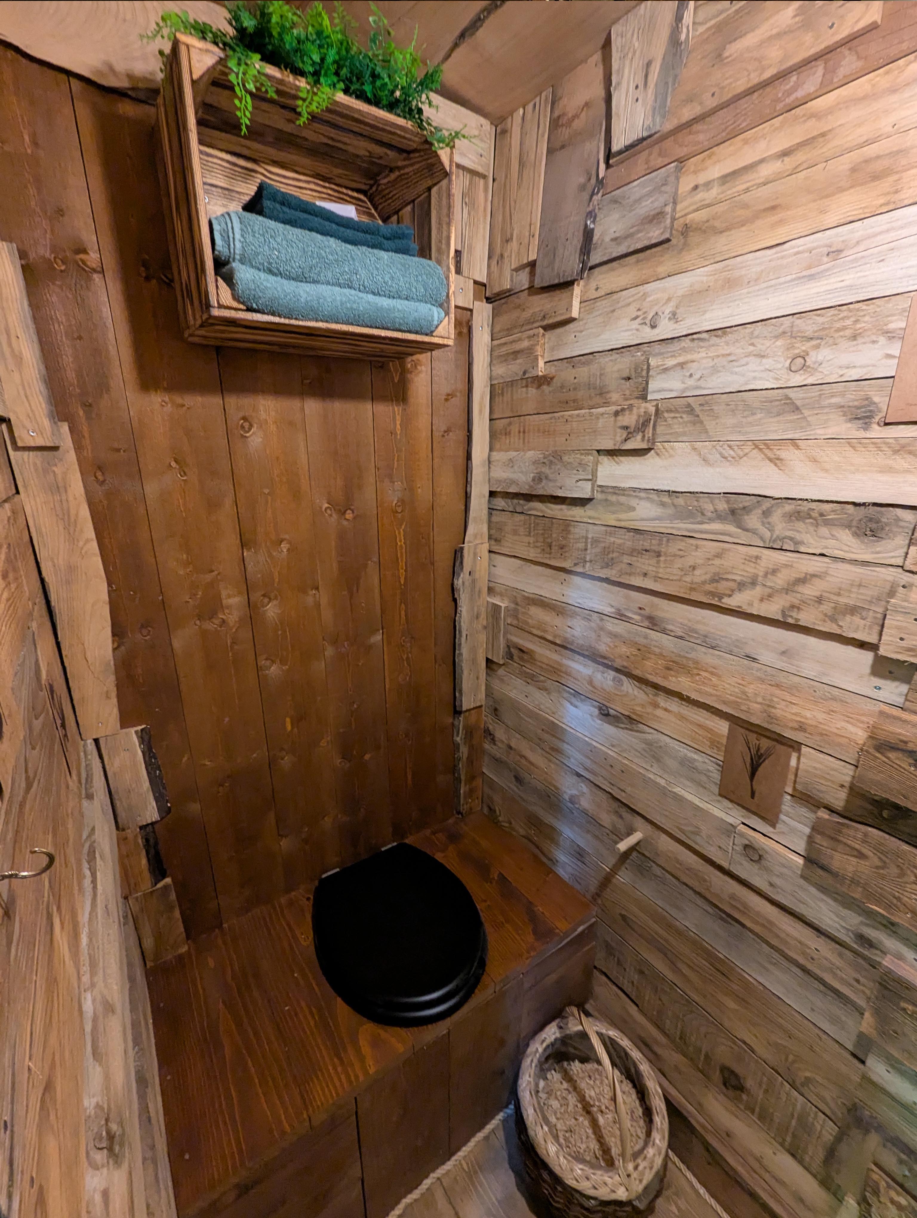 La Cabane du Druide : une expérience immersive en Lorraine à Pagny Sur Moselle — vue depuis la terrasse