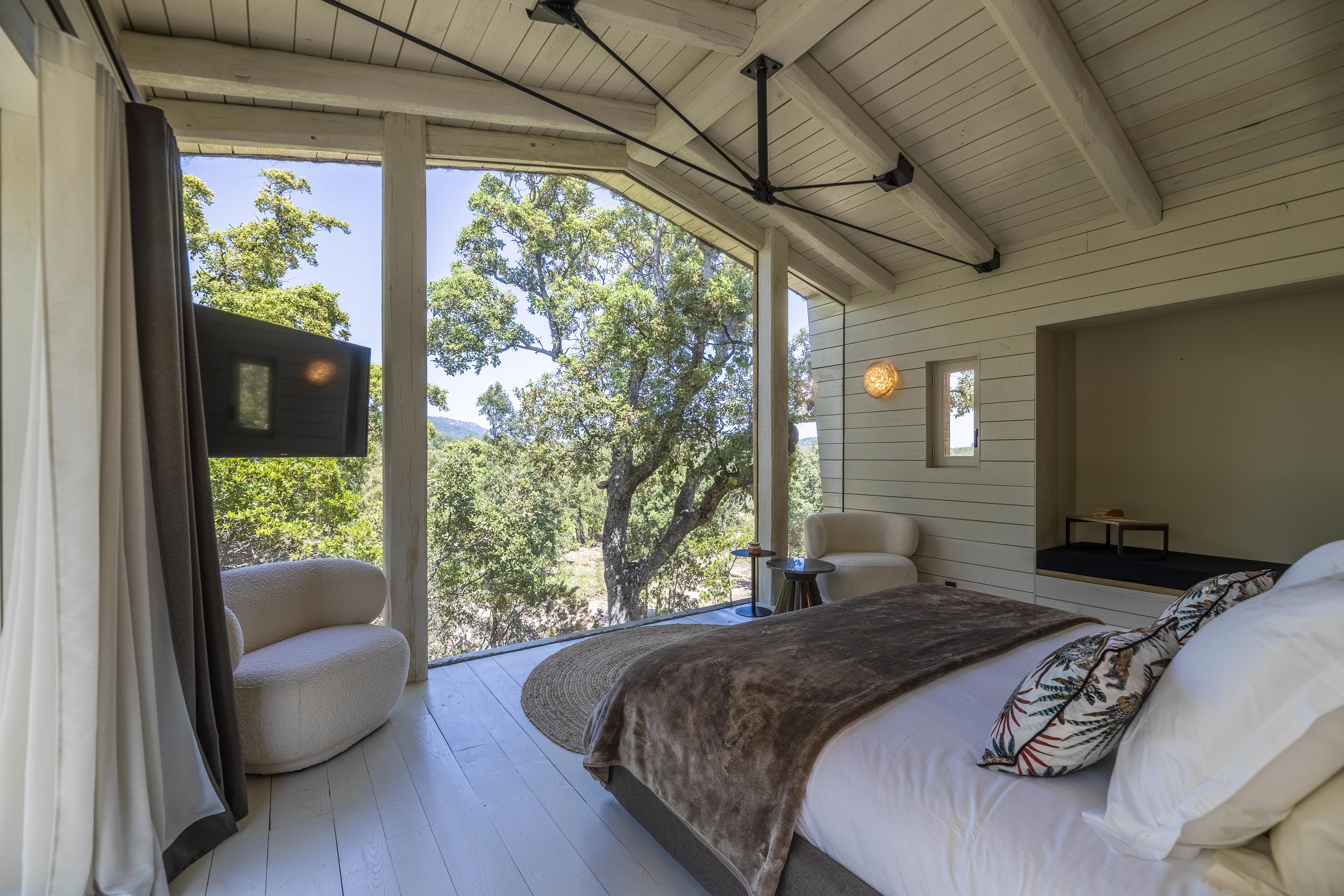 Aquilae, Cabane Casanghjulina — Cabane dans les arbres avec spa en Corse-du-Sud à Ajaccio — vue depuis la terrasse