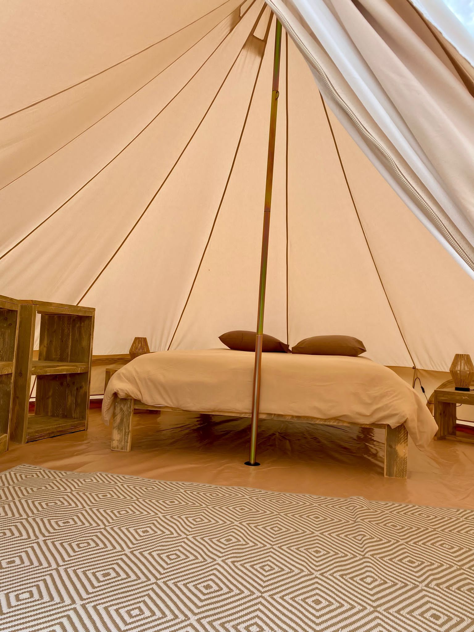 Tente Zéla — Séjour nature avec spa à Maine-et-Loire à Angers — chambre