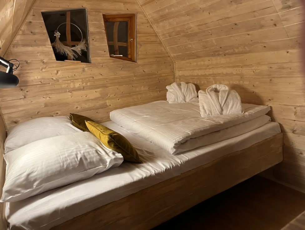 Cabane de contes de fée — Nuit magique avec spa à Côte-d'Or à Dijon — espace de vie