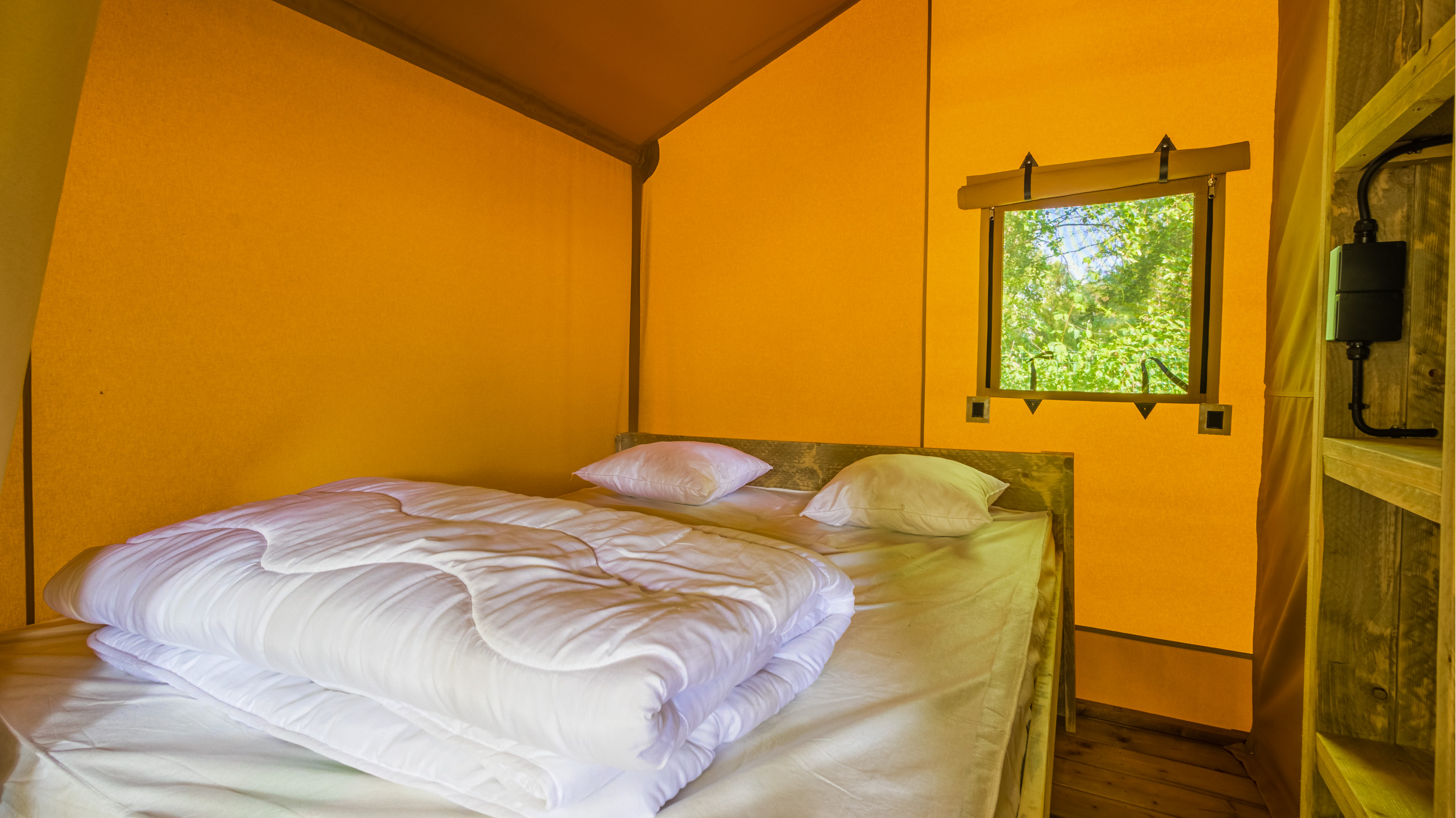 SLOW LODGE — Lodge safari avec spa à Bournazel en Corrèze à Bournazel — cuisine