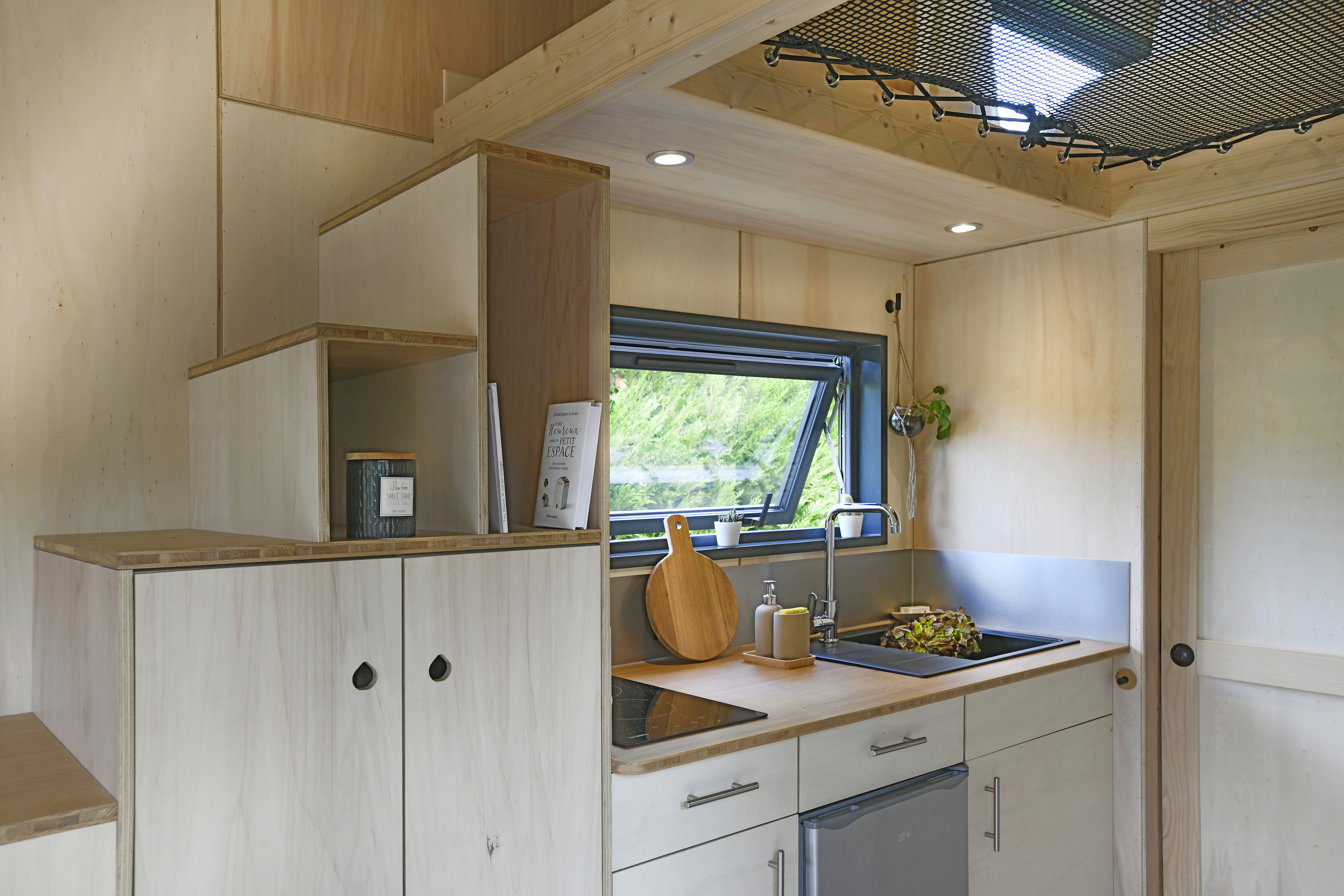 Évasion dans la tiny house de la Blandinière, un havre de paix à Vertou — salle de bain
