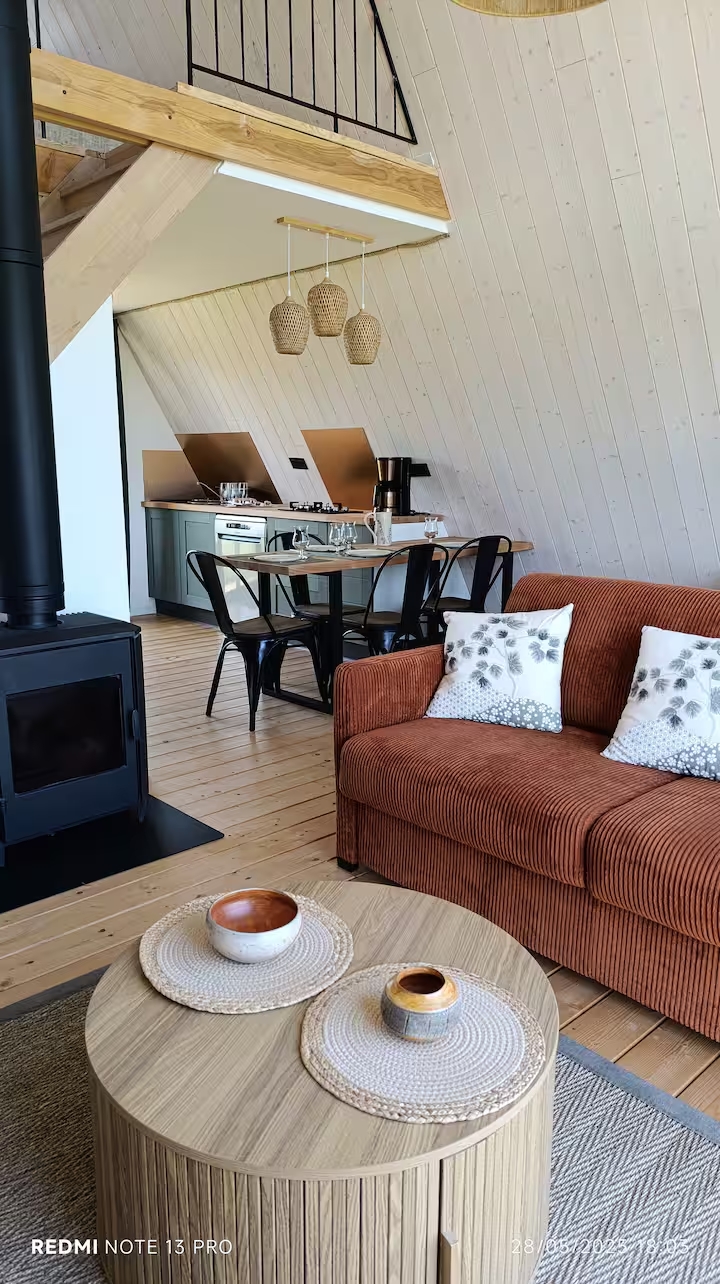 La Cabane des Biquets — Cabane avec spa à vue sur les collines en Aude à Taurize — détail architectural