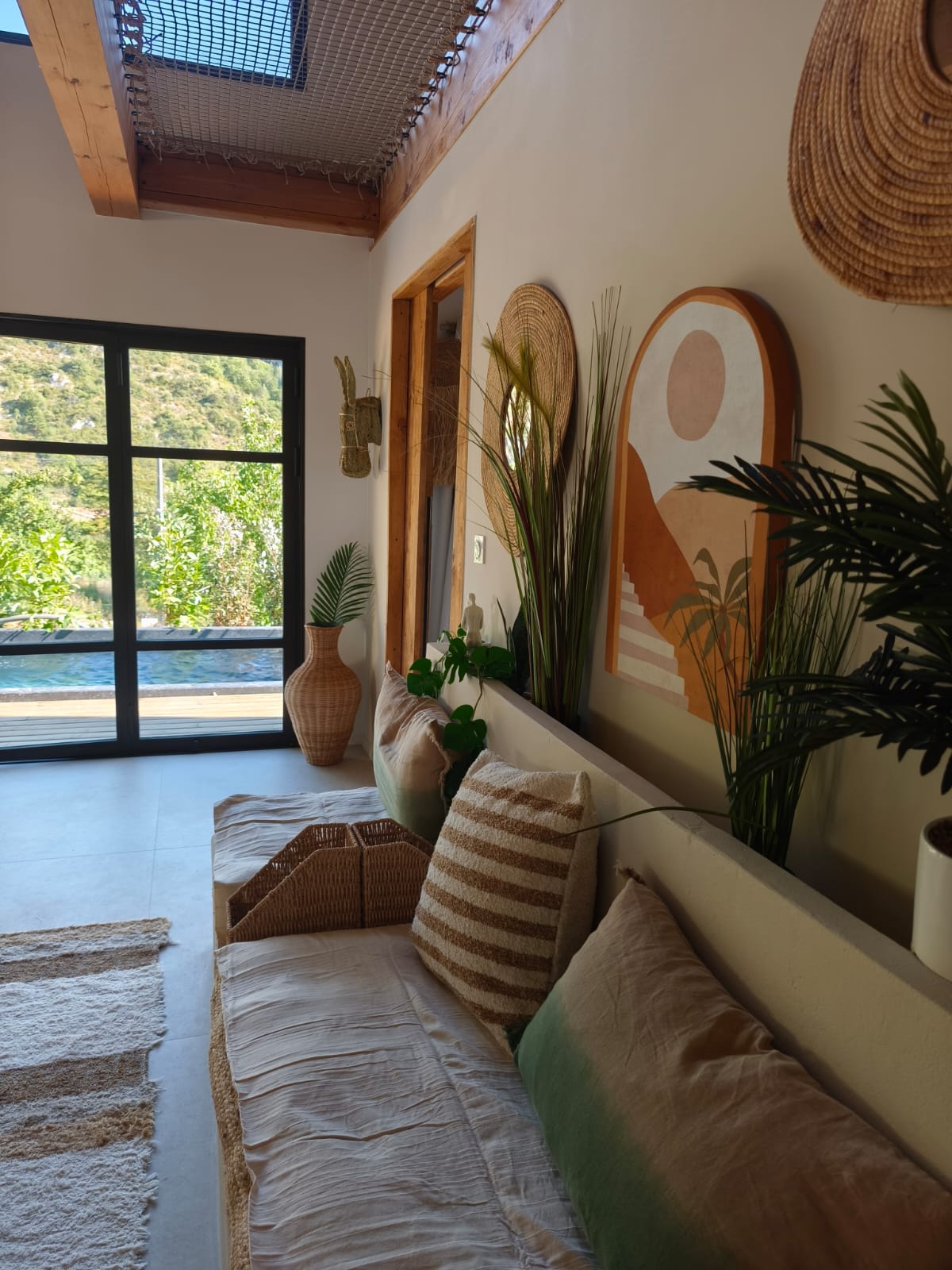 LODGE DES BARONNIES — Maison insolite avec spa et piscine à Drôme à Die — environnement naturel