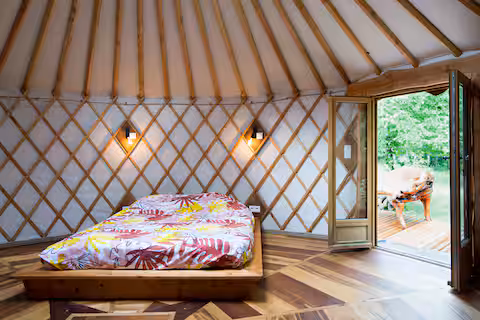 Yourte la Desirade — Yourte avec spa à Semur-en-Auxois (Côte-d'Or) à Semur-en-Auxois — salle de bain