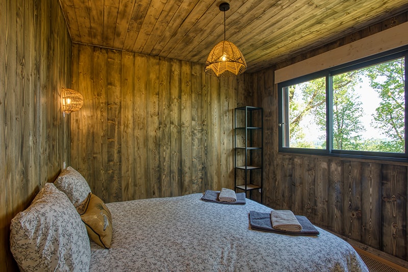 Cabane Spa des Pins — Luxe et spa privatif en Dordogne à Coursac — espace de vie