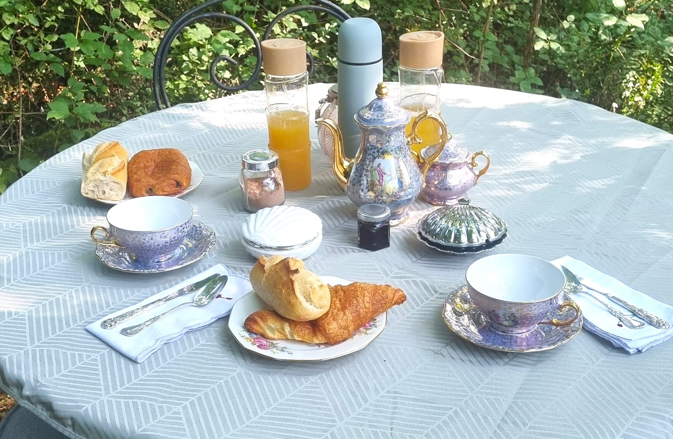 La Serre en pleine nature — Hébergement insolite avec spa à Pyrénées-Atlantiques à Pau — espace de vie
