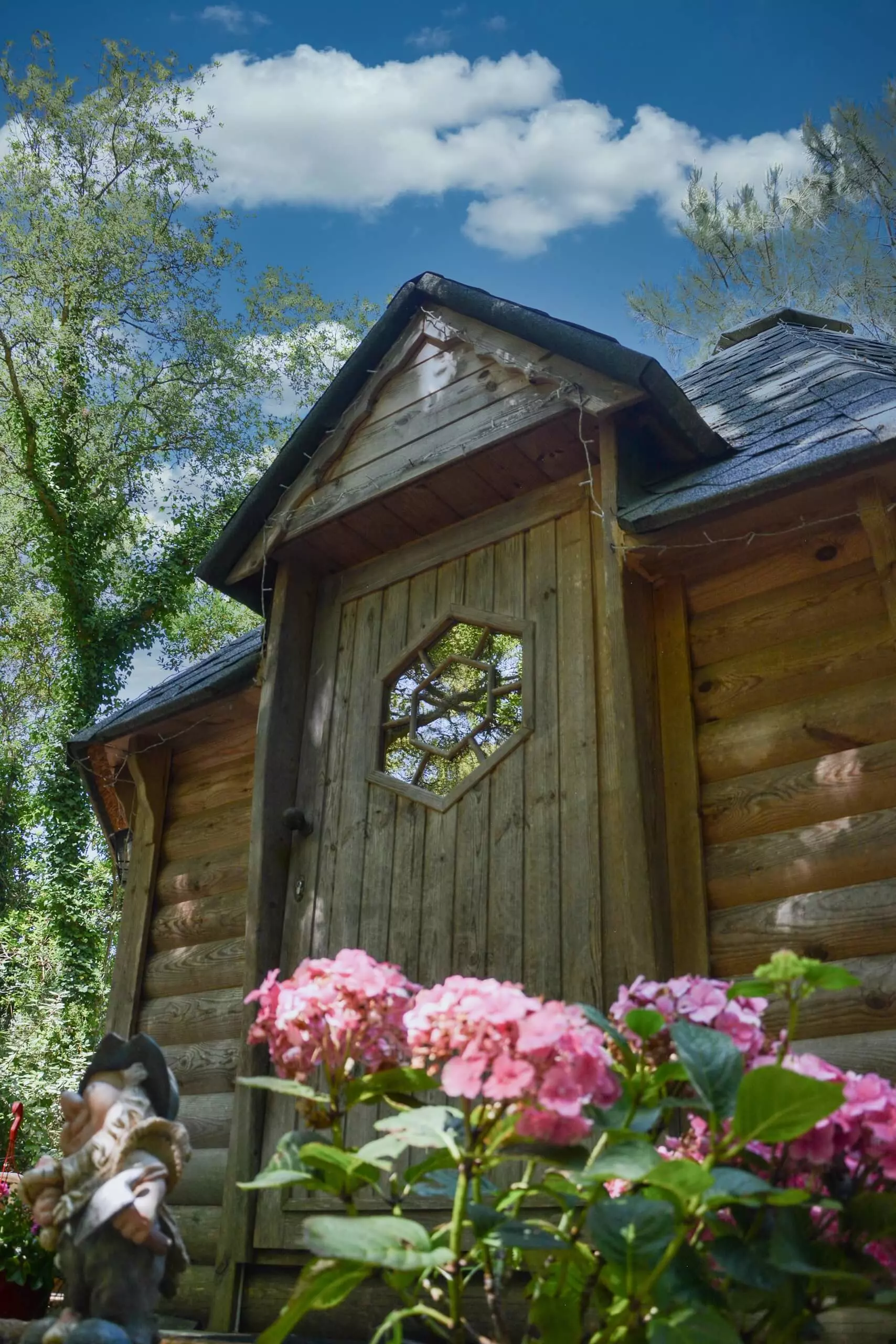 Le Chalet Fin-Landais & Spa : une évasion romantique en Aquitaine à Hossegor — vue intérieure
