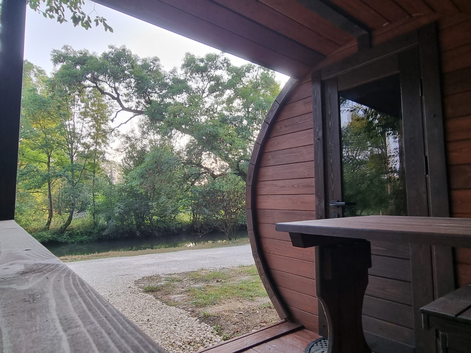 La cabane Tonneau — Séjour cocooning avec spa à Indre à Châteauroux — environnement naturel