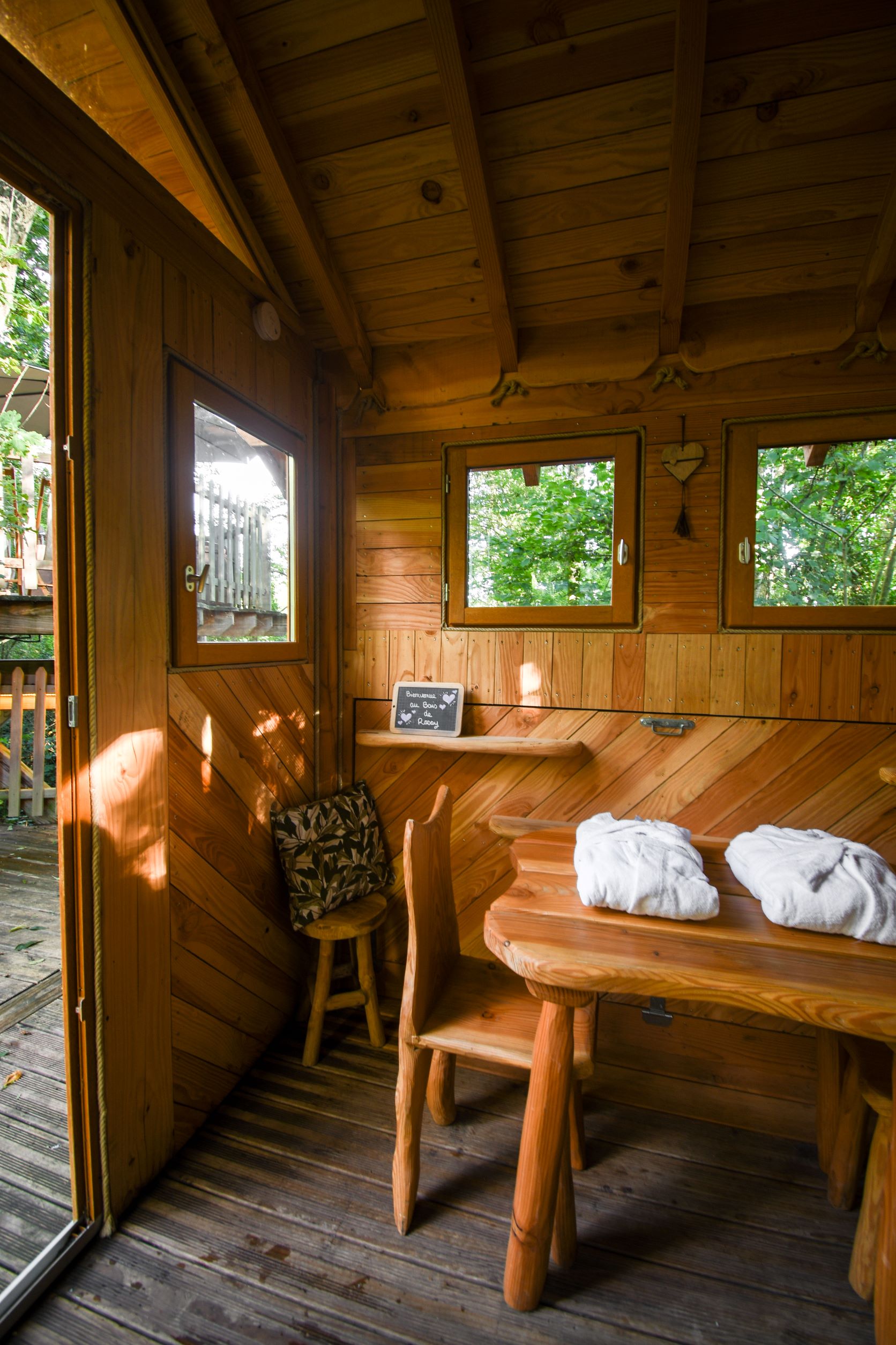 Évasion romantique dans une cabane spa cocoon en Picardie à Rosoy-En-Multien — vue depuis la terrasse