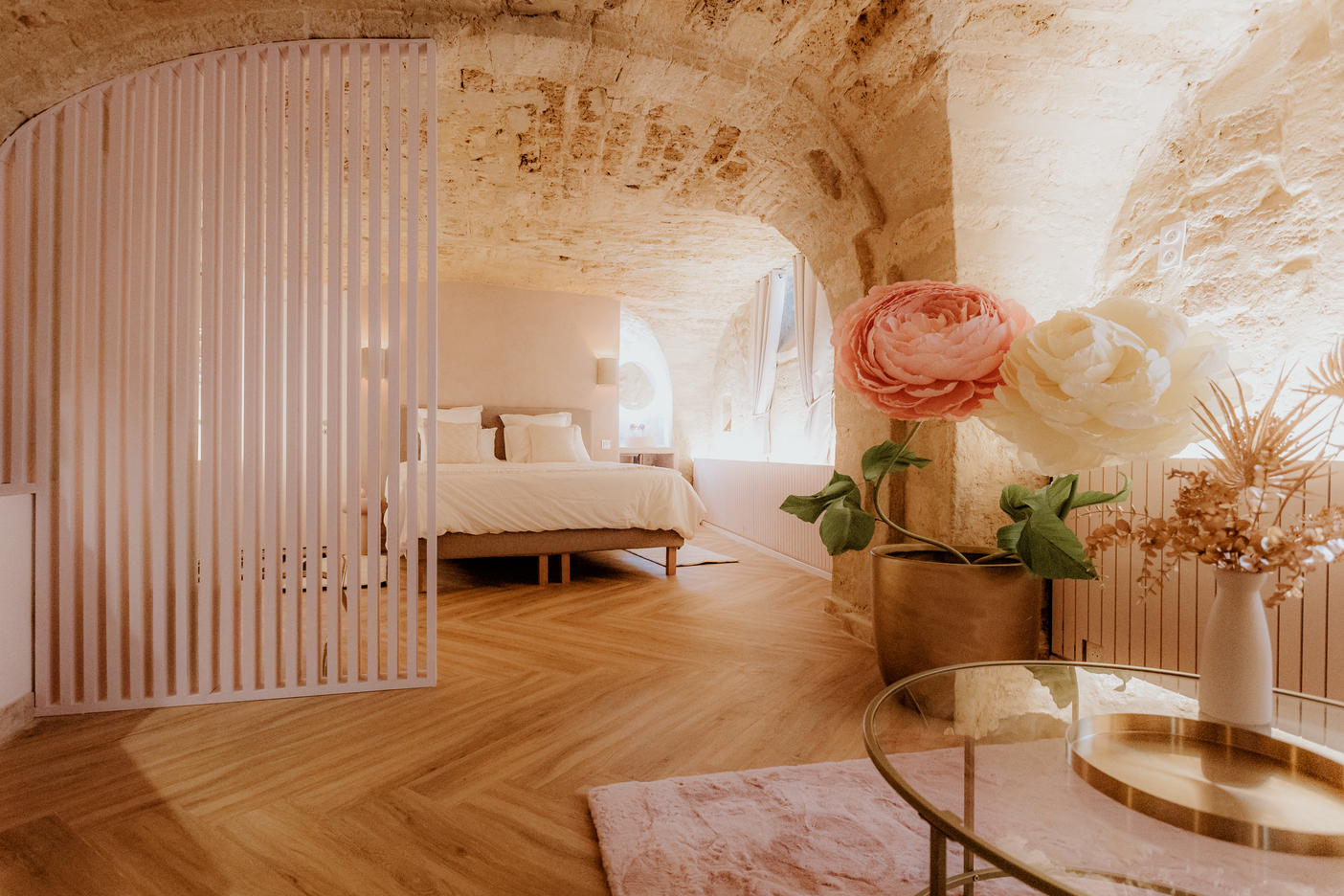 Évasion sensorielle dans une suite de luxe avec spa privatif à Montpellier — vue depuis la terrasse