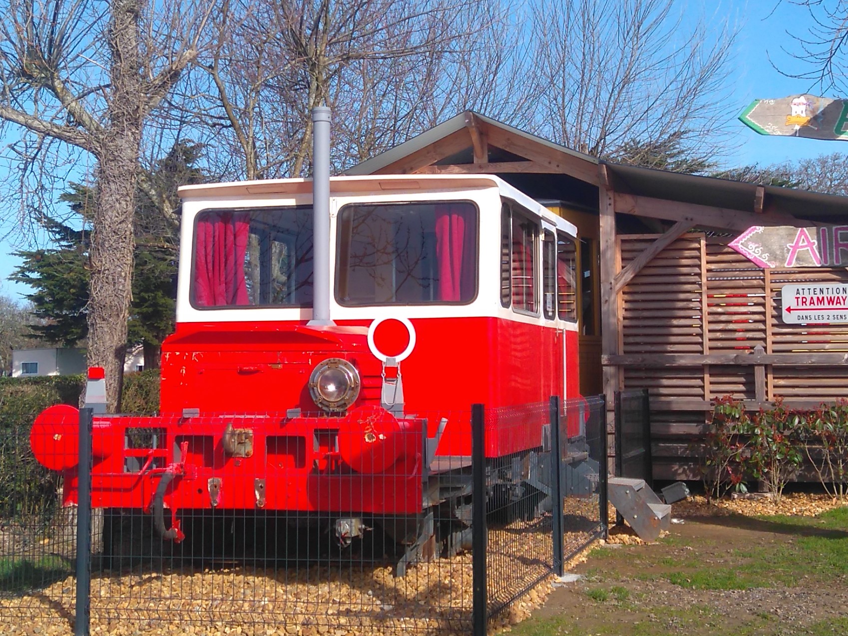 Tramway Nantais — Hébergement insolite avec spa à Saint-Michel-Chef-Chef à Saint-Nazaire — environnement naturel