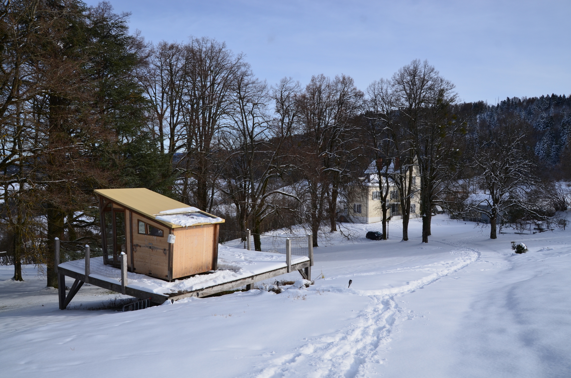 Cabane étoilée et son Spa — Nuit sous les étoiles à Isère à Saint-Quentin-sur-Isère — salle de bain