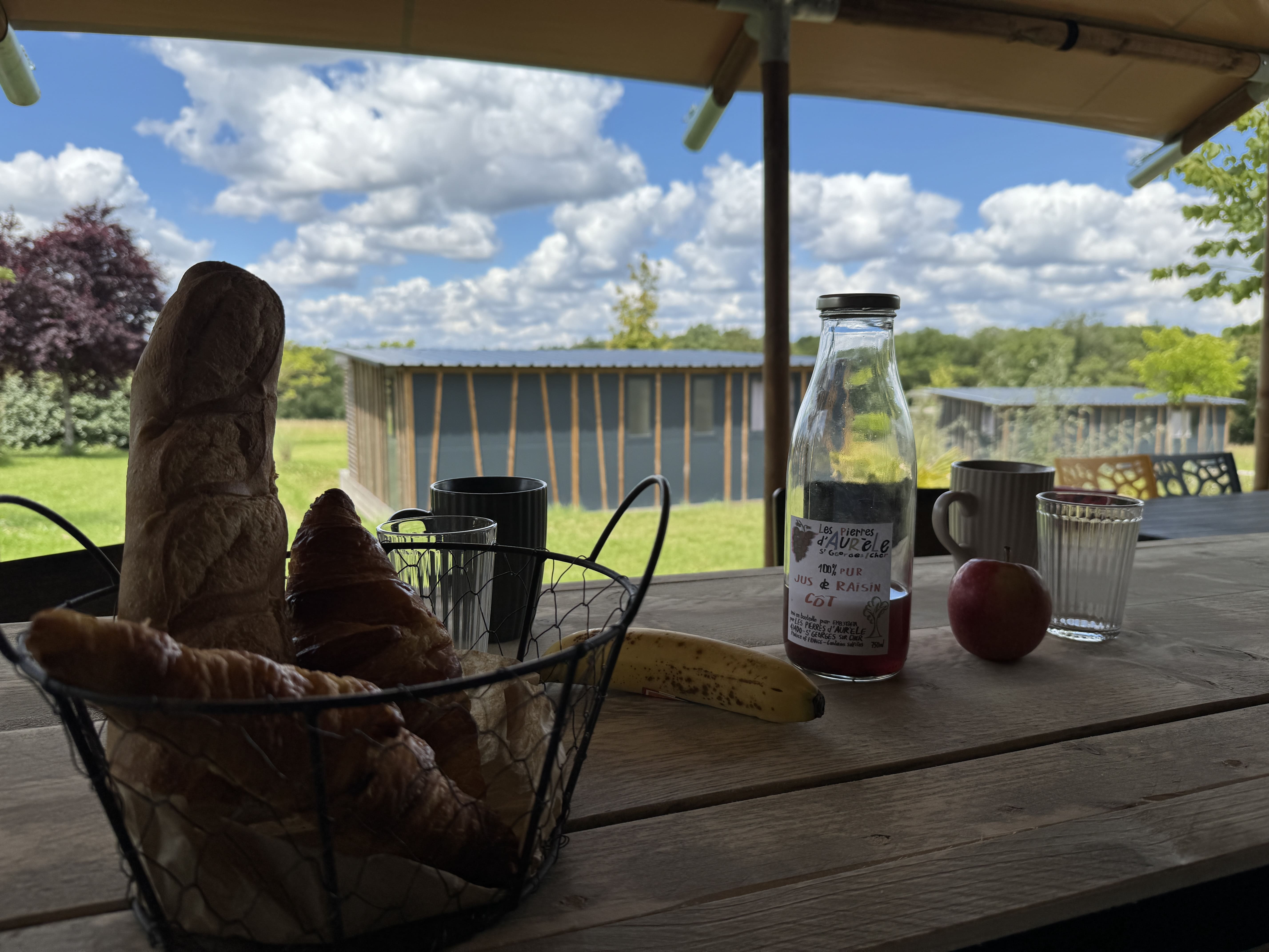 Tente Safari Lodge : une immersion au cœur de la nature en Centre-Val de Loire à Chisseaux — espace de vie