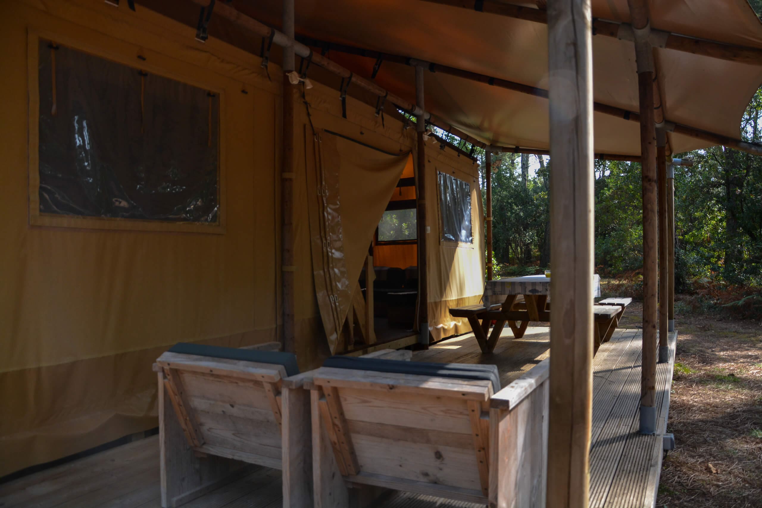Le Grand Lodge — Tente lodge avec spa à Biscarrosse (Landes) à Biscarrosse — vue intérieure