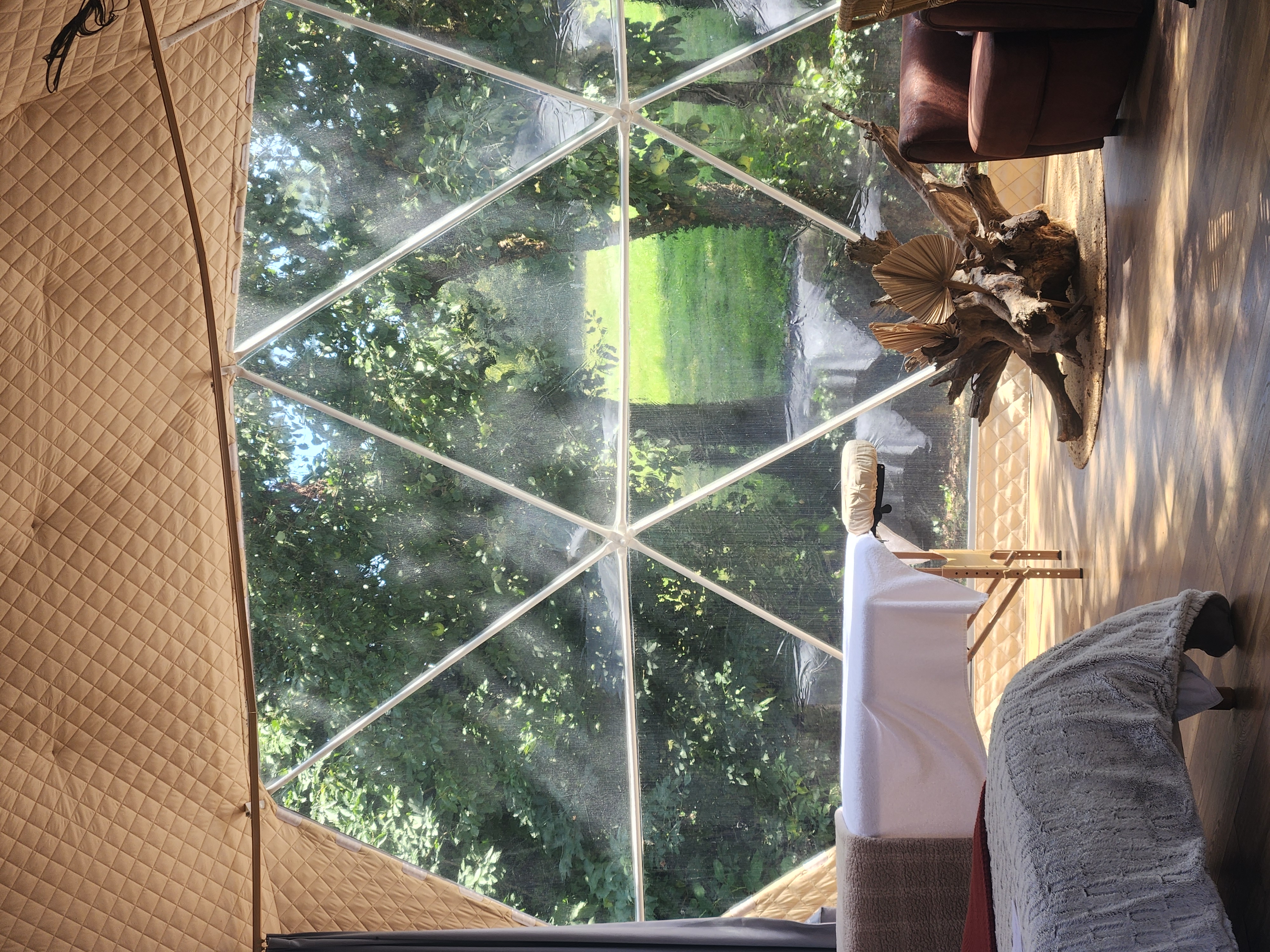 Le Dôme & spa — Dôme avec spa privatif en Manche à Saint-Lô — chambre