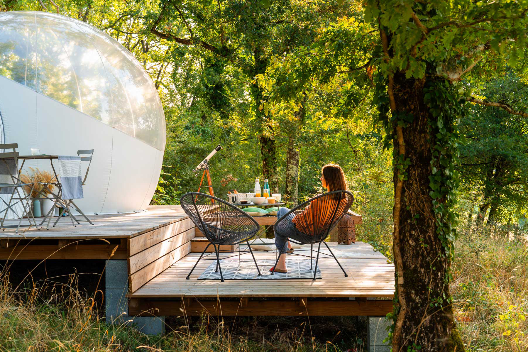 Séjournez dans une bulle suspendue en Midi-Pyrénées à Najac — espace de vie