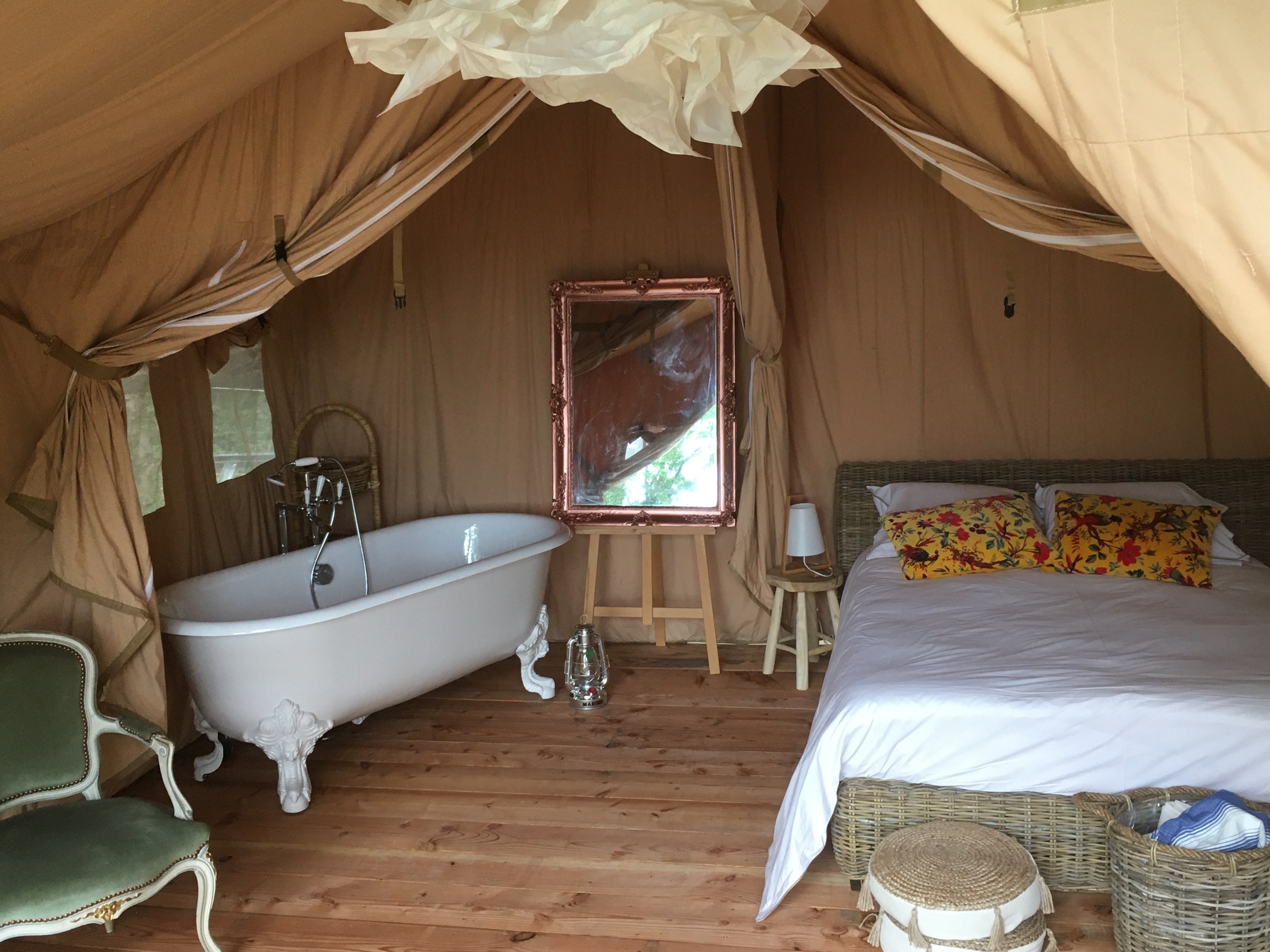 Tente safari luxe Orion : une expérience immersive en pleine nature