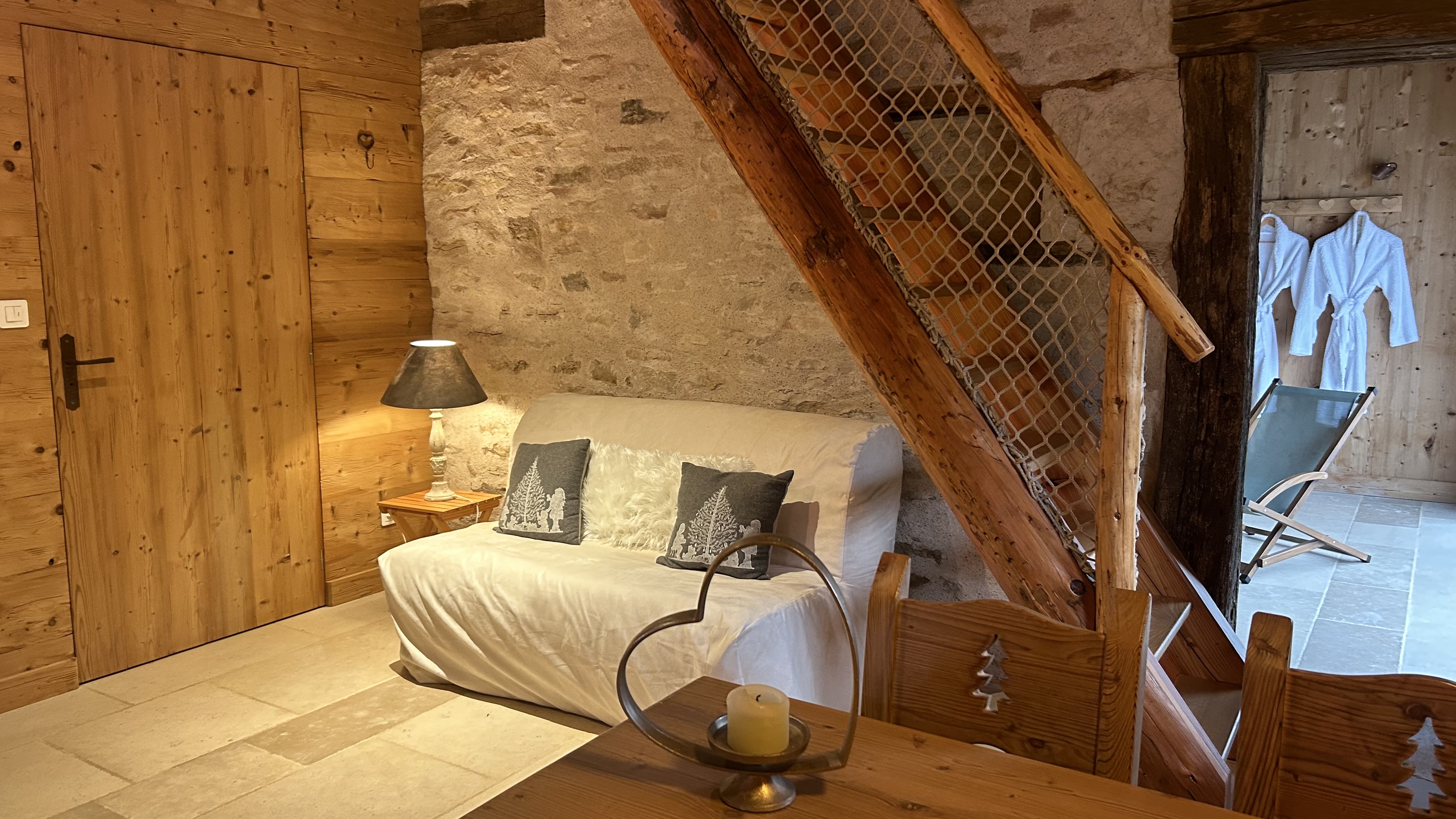 Chambre Spa Caline — Chambre à thème avec Spa à Doubs à Doubs — espace de vie