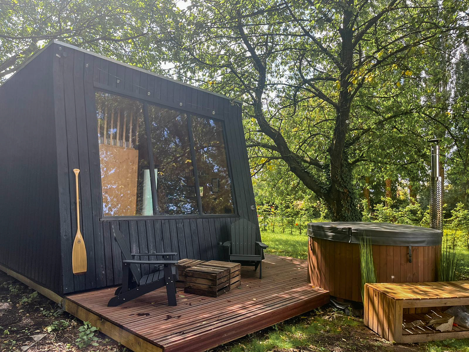 Une cabane au cœur de la nature avec spa privatif à Willems — vue intérieure