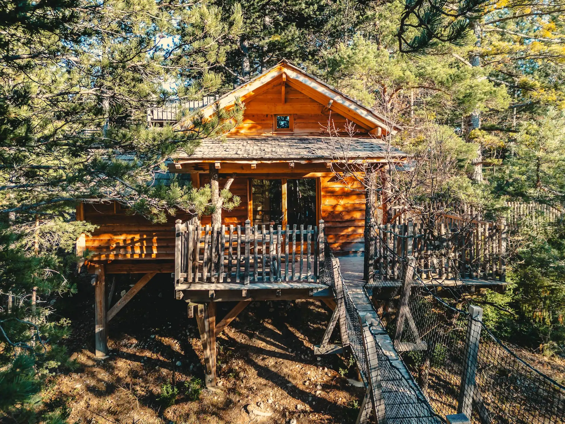 Épine Vinette & Spa — Cabane dans les arbres avec spa à Hautes-Alpes à Réallon — vue intérieure