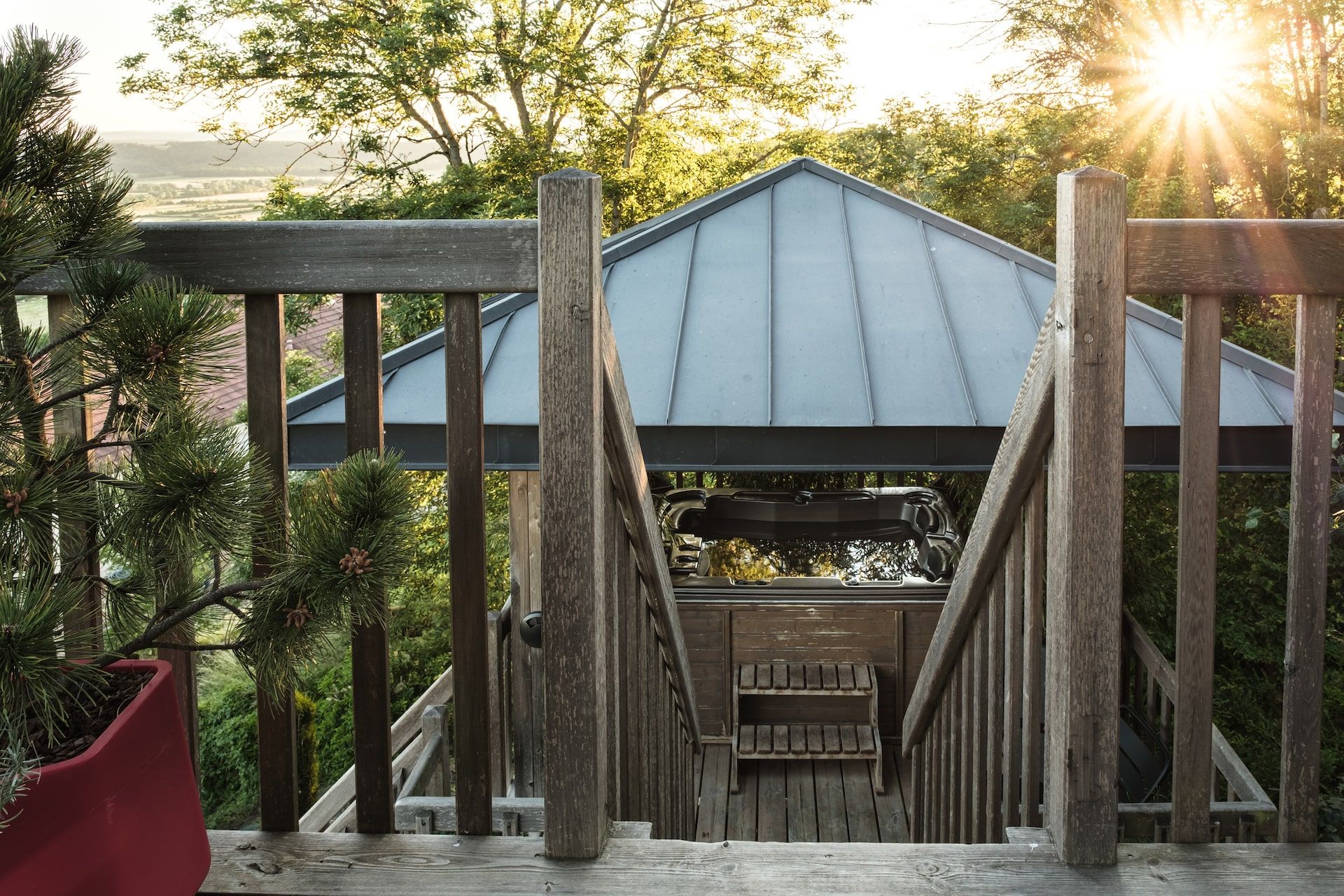 Évasion en cabane sur pilotis avec spa privatif en Bourgogne à Jouey — chambre