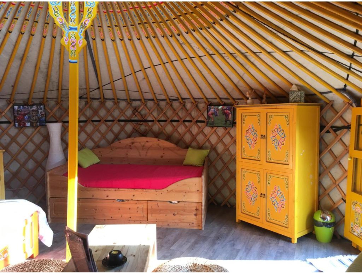 Yourte Meli mélo — Escapade insolite avec spa à Var à Draguignan — espace de vie