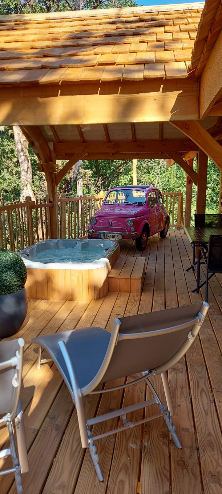 Cabane Spa Vintage Prestige — Nuit perchée avec jacuzzi à Lot-et-Garonne à Agen — environnement naturel