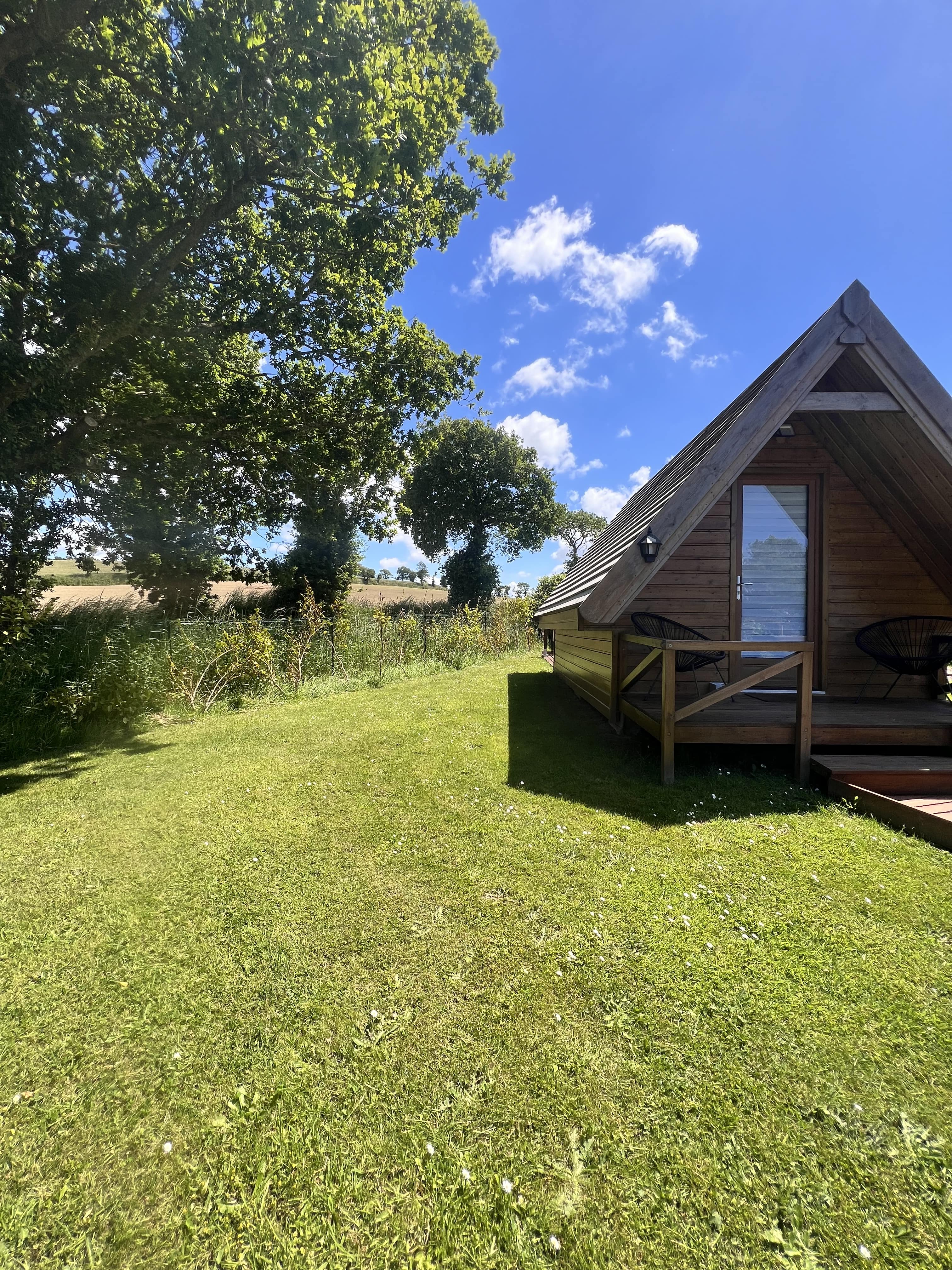 Cabane Tinell — Évasion écoresponsable avec spa à Côtes-d'Armor