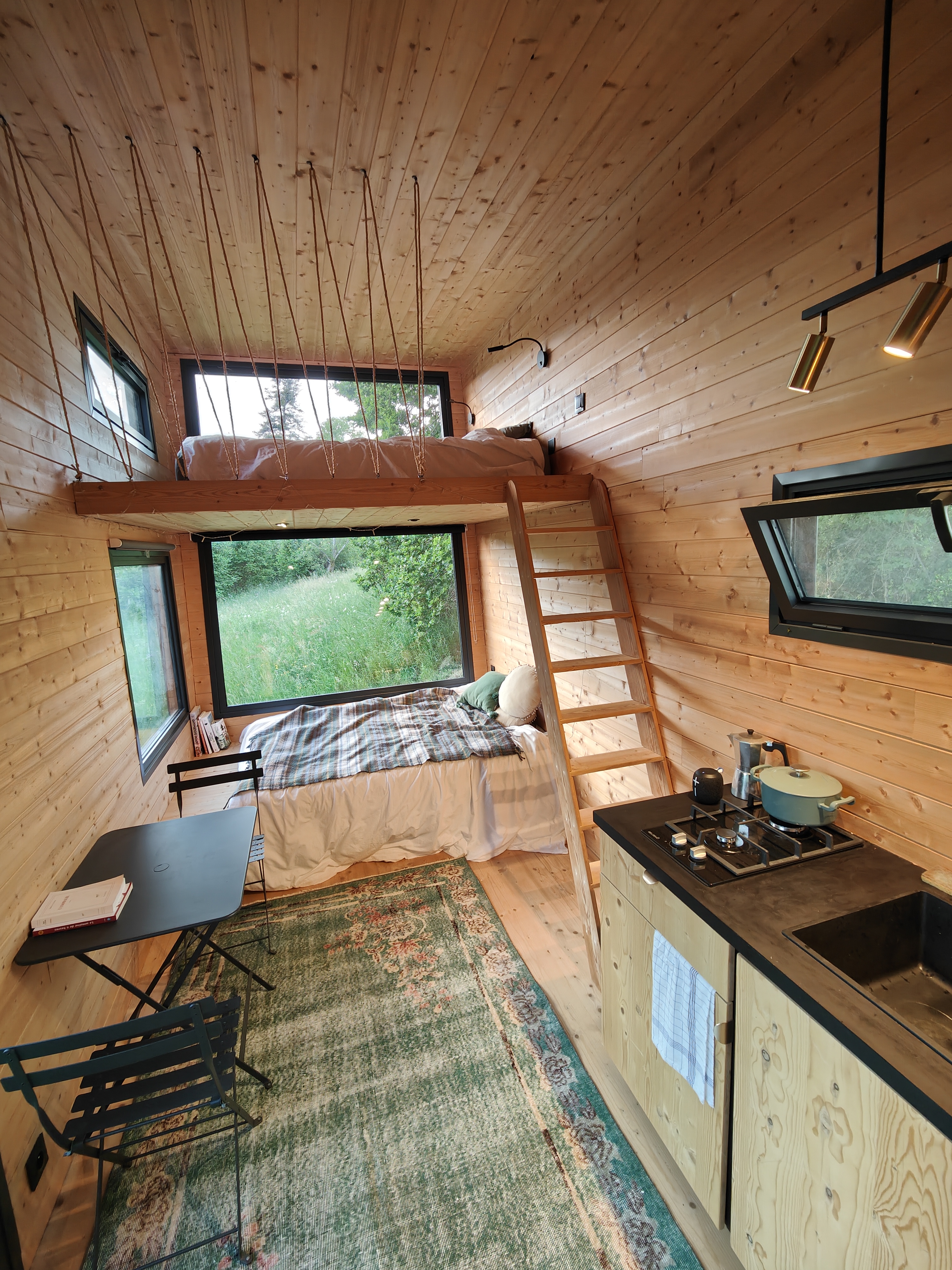 Moose Tiny House : une escapade insolite en Auvergne à Saint Jacques D'ambur — vue intérieure