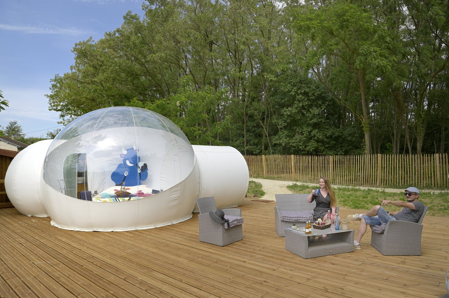 Évasion sensorielle dans une bulle spa en Rhône-Alpes à Jarcieu — vue intérieure