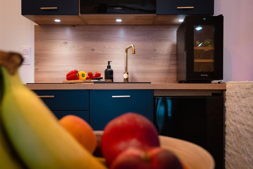 Suite romantique Viens on s'aime — Évasion avec spa à Loir-et-Cher à Tour-en-Sologne — cuisine