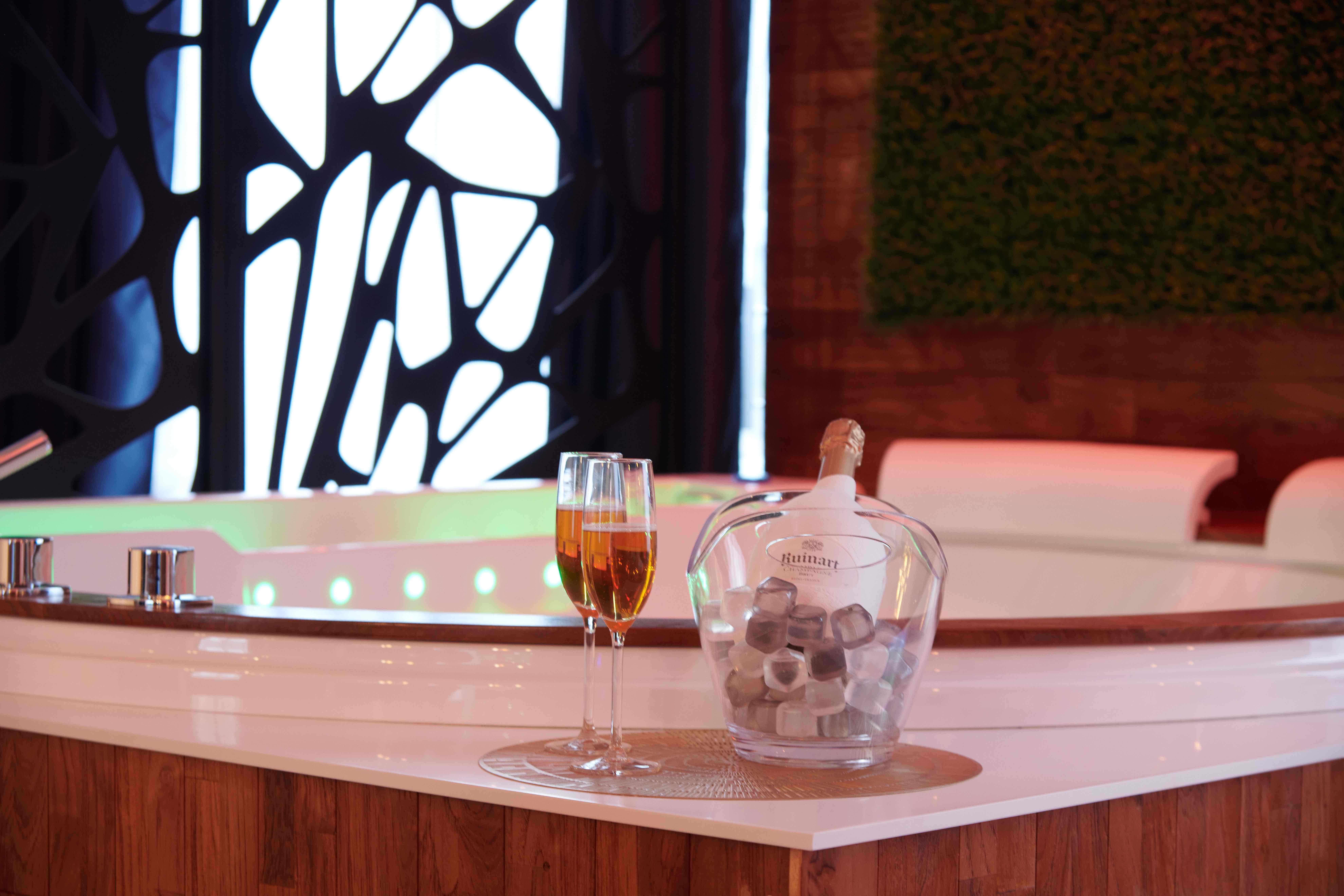 Suite Romantique Le Double L — Loveroom avec spa à Maine-et-Loire à Blaison-Saint-Sulpice — détail architectural