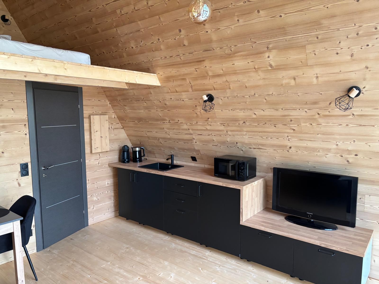 Chalet CanopéA SPA Privatif — Cabane avec jacuzzi à Drôme à Saint-Christophe-et-le-Laris — cuisine