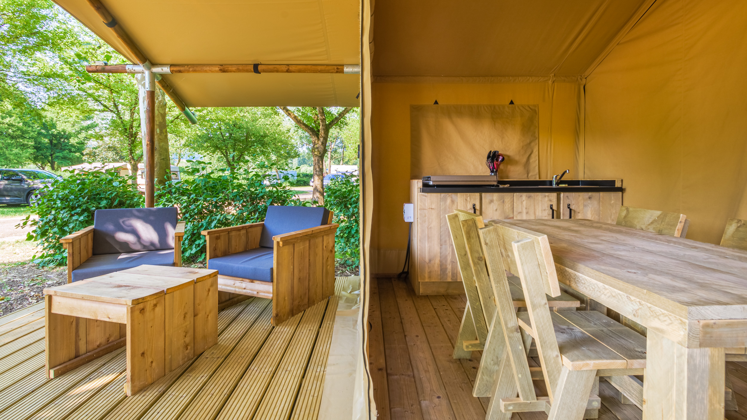 SLOW LODGE — Lodge safari avec spa à Bournazel en Corrèze à Bournazel — vue intérieure